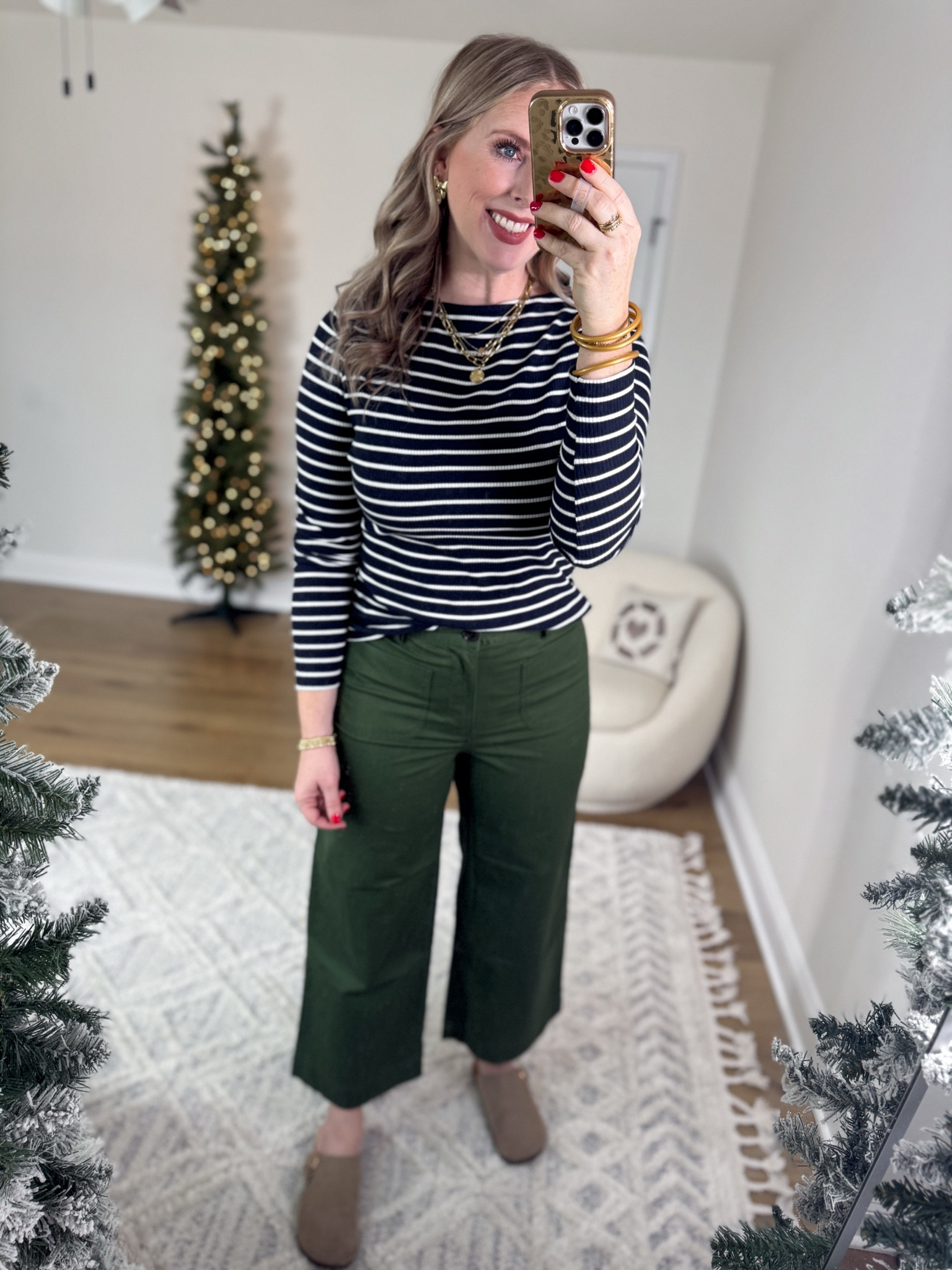 Weekend Walmart Wins try-on!
Striped boatneck top with gold buttons- medium
Green cropped wide leg pants- medium 

#LTKStyleTip #LTKFindsUnder50 #LTKWorkwear