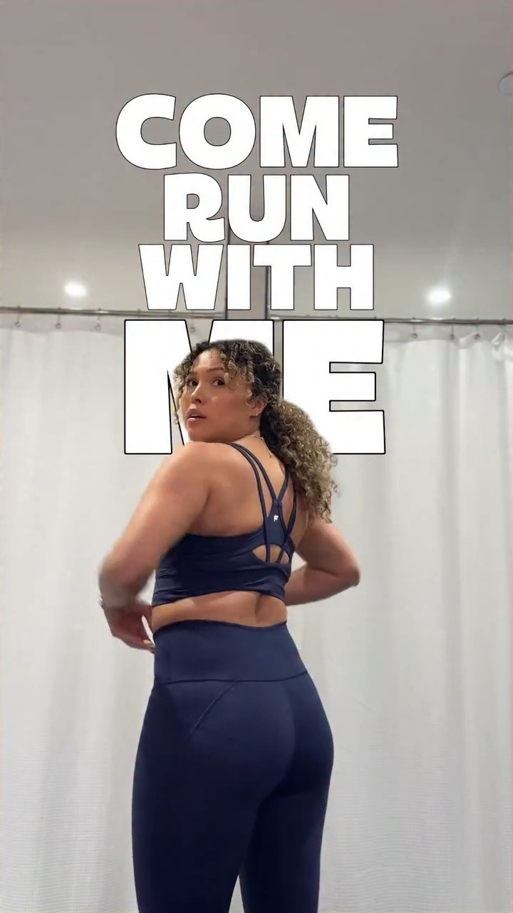Come run with me wearing @fabletics #fableticspartner 
New year, new habits! New outfits🤭