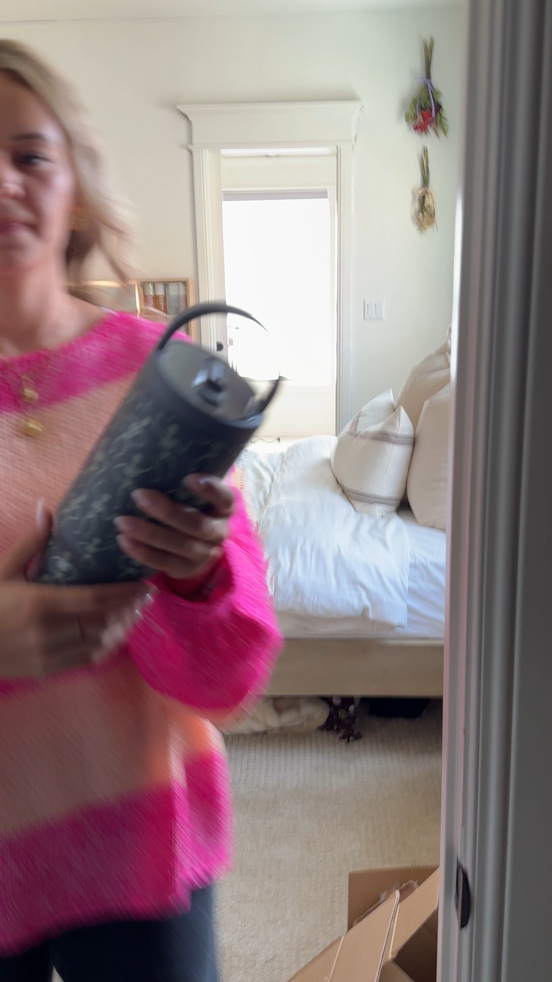 The Dead Serious glow in the dark Limited-edition print sold out within minutes of being launched on  the Hydrojug website. This is the perfect Hydrojug for this Halloween  season. Made to stand out, wherever you go.
The HydroJug Traveler is completely leakproof, cupholder compatible, and has a hygienic circular flip straw for easy sipping. Go anywhere and do anything with this durable, insulated and sleek hydration companion.

FEATURES:
Triple wall insulation keeps your beverages ice cold
Completely leakproof design
Circular flip straw with hygienic flip tab
Ambidextrous lid for right and left-handed sipping
Ergonomic handle
Rubber base helps protect your surfaces
Cupholder compatible
Dishwasher safe
Capacity: 40 oz.