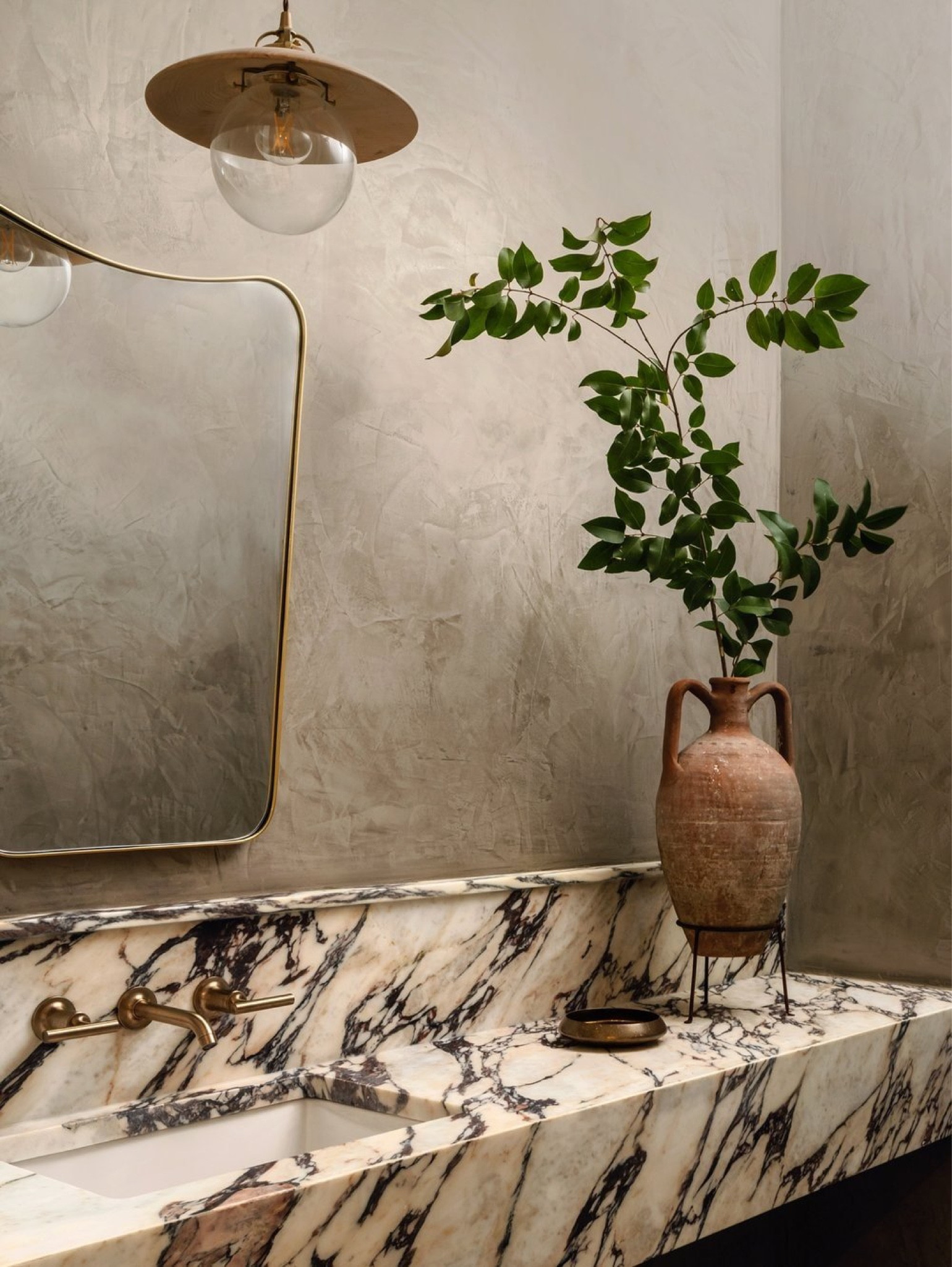 Bold Bathroom Design with Statement Marble and Rustic Accents, Limewash Walls

#LTKcasa