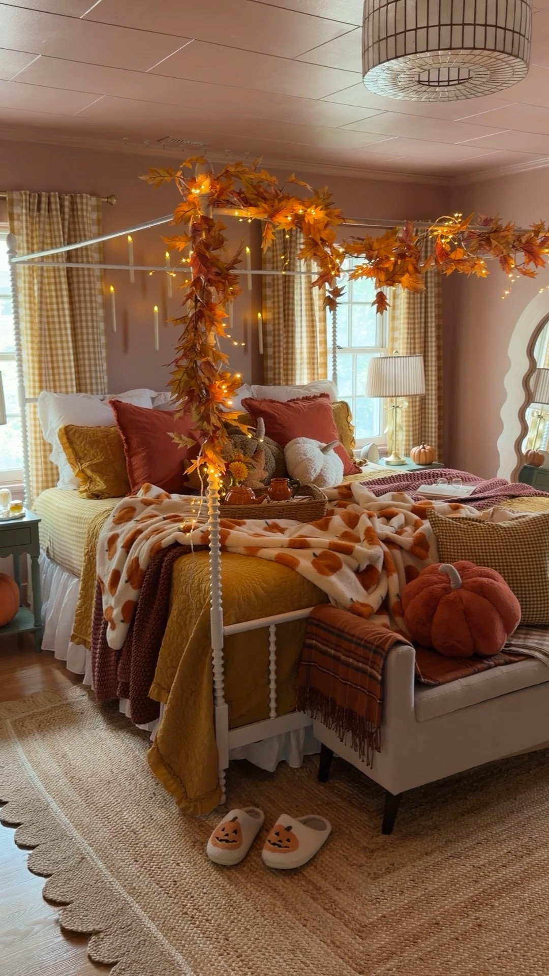 Fall bedroom makeover with a new warm dusty pink color! Cabbage Rose by Sherwin Williams 🍂