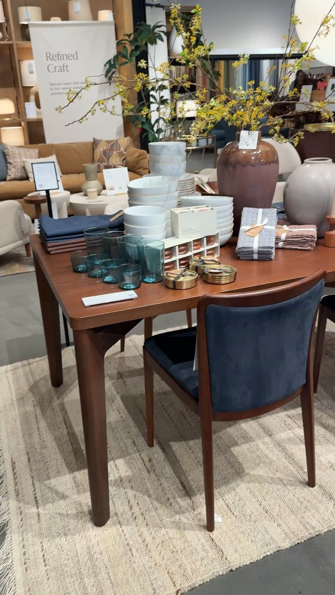 Dining table, chair, vase

#LTKHome #LTKselfcare #LTKmomlife