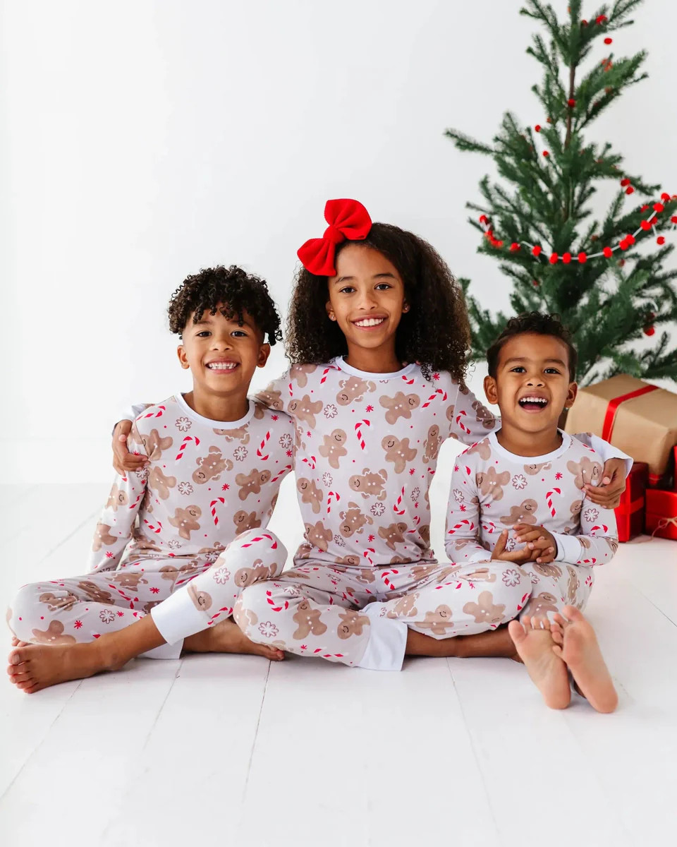 Baking Spirits Bright Two-Piece Pajama Set | Bums & Roses