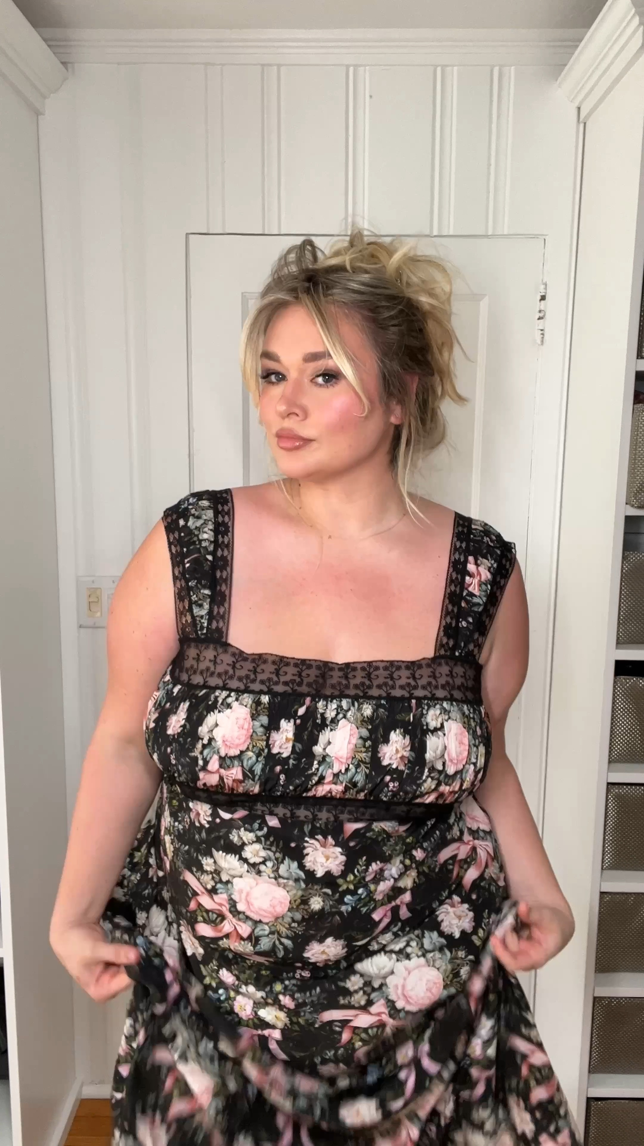 What I would have worn on Valentines Day if it wasn’t 23 degrees 🥶
The most feminine, beautiful slip dress and quite possibly my new favorite faux fur adorned cardi! 🫶🏼 I take a 3X in Selkie dress and 2X in the cardi! 