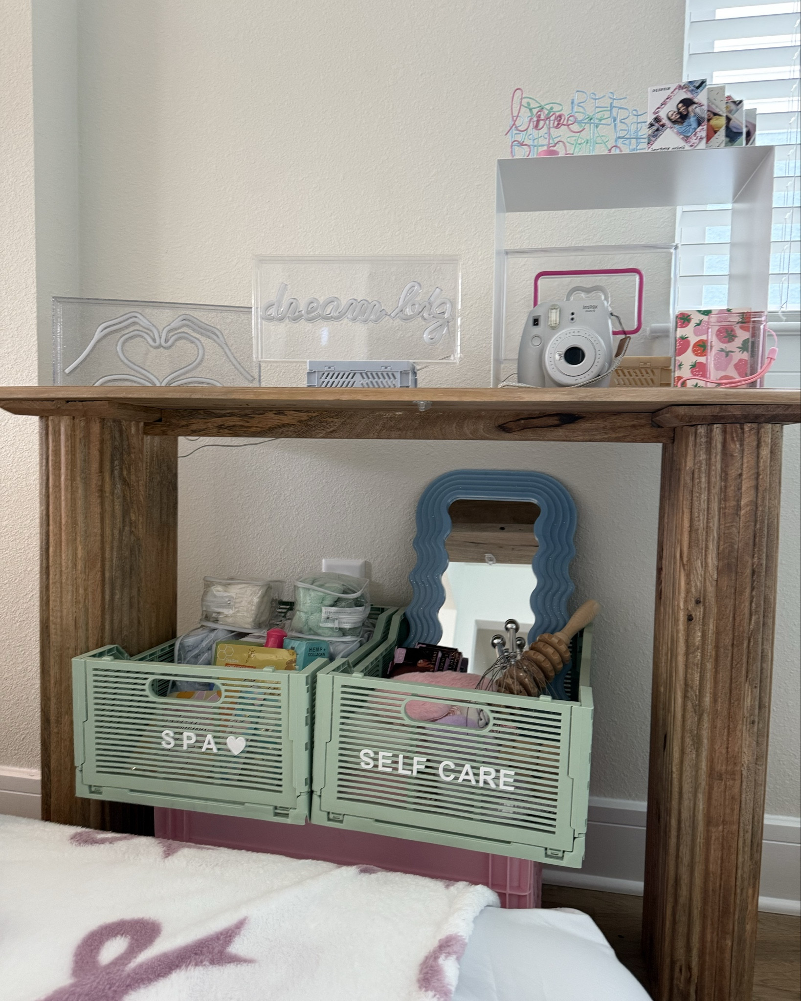 Sleepover Essentials 📸 🧖🏼‍♀️ 

A lot was gathered over 3-4 months so I’ve linked what I could. 

Photo holders & albums - Target seasonal bullseye corner 
Neon lights- TJ max clearance 
Spa bags- Temu 
Self car body rollers- Target seasonal bullseye corner 

#LTKParties #LTKKids #LTKFamily