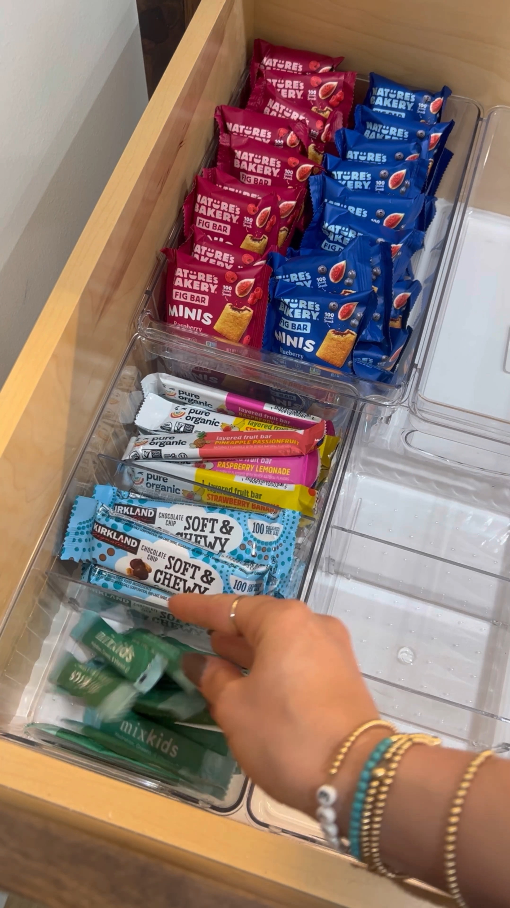 Snack drawer/fridge organization essentials 🙌🏼

#LTKHome #LTKSaleAlert #LTKFindsUnder50