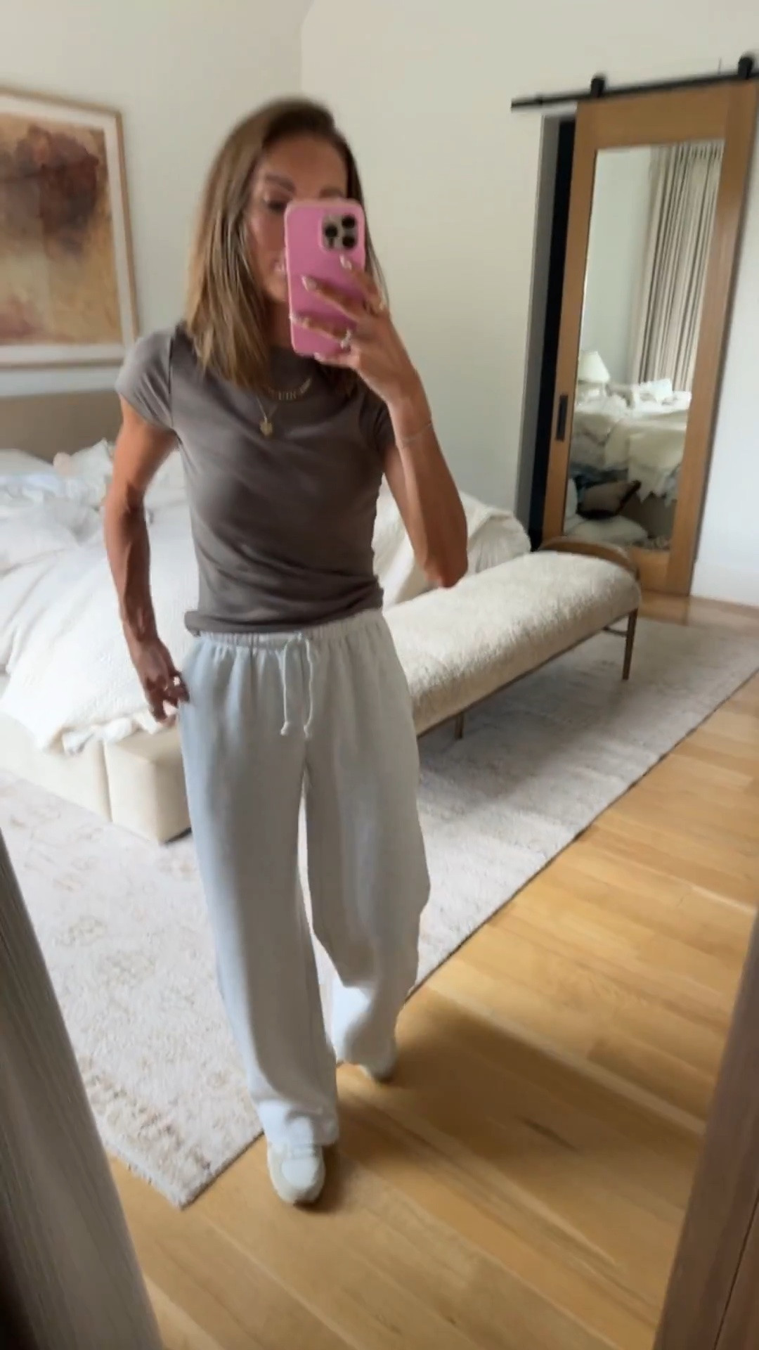 These sweatpants are only $28 and I am telling you, they’re incredible!! 🙌🏼 love me a good target purchase 💗