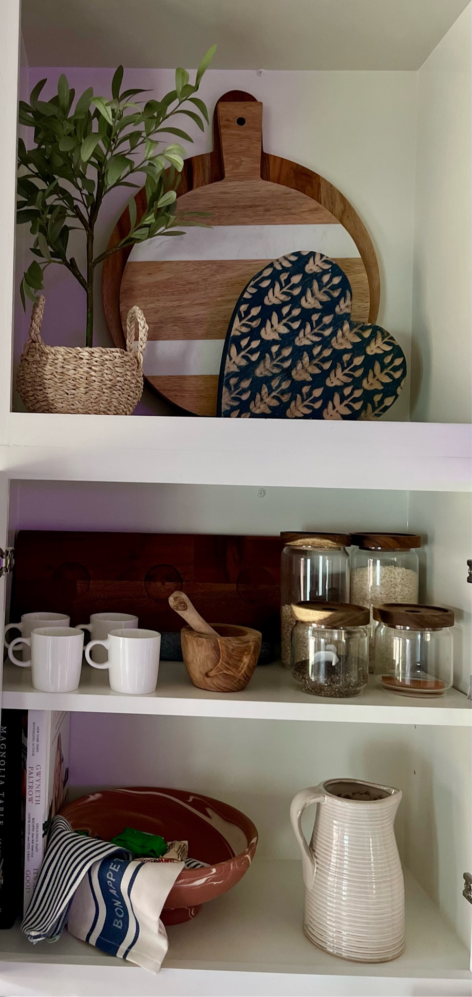 Shelfie styling
Valentine decor 
Kitchen styling 

#LTKMostLoved #LTKHome #LTKSeasonal