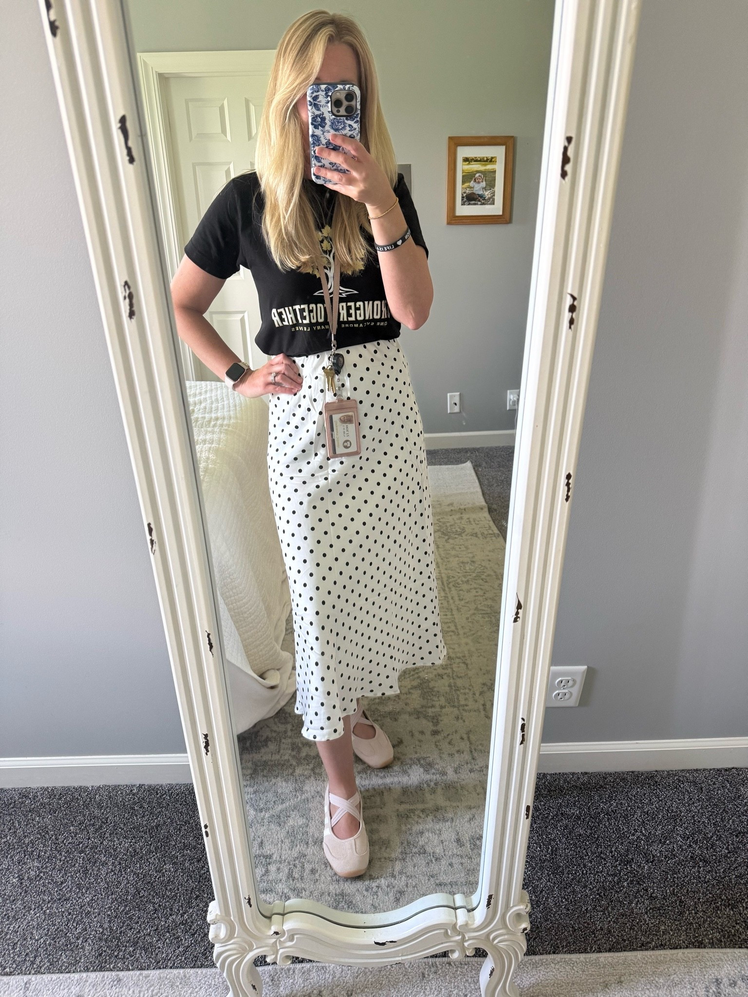 Simple teacher outfit— school graphic tee and Amazon polka dot skirt!

#LTKdayinmylife #LTKmomlife #LTKgrwm