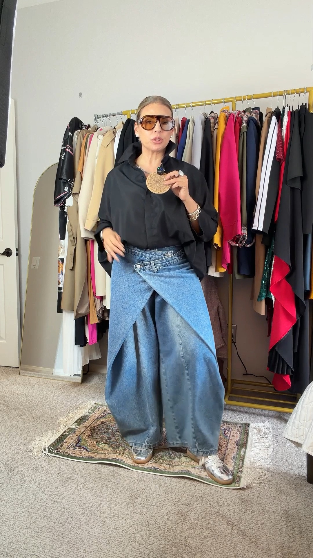 Outfit de hoy con jeans asimétricos 👖 

#LTKOver40 #LTKgrwm #LTKootd