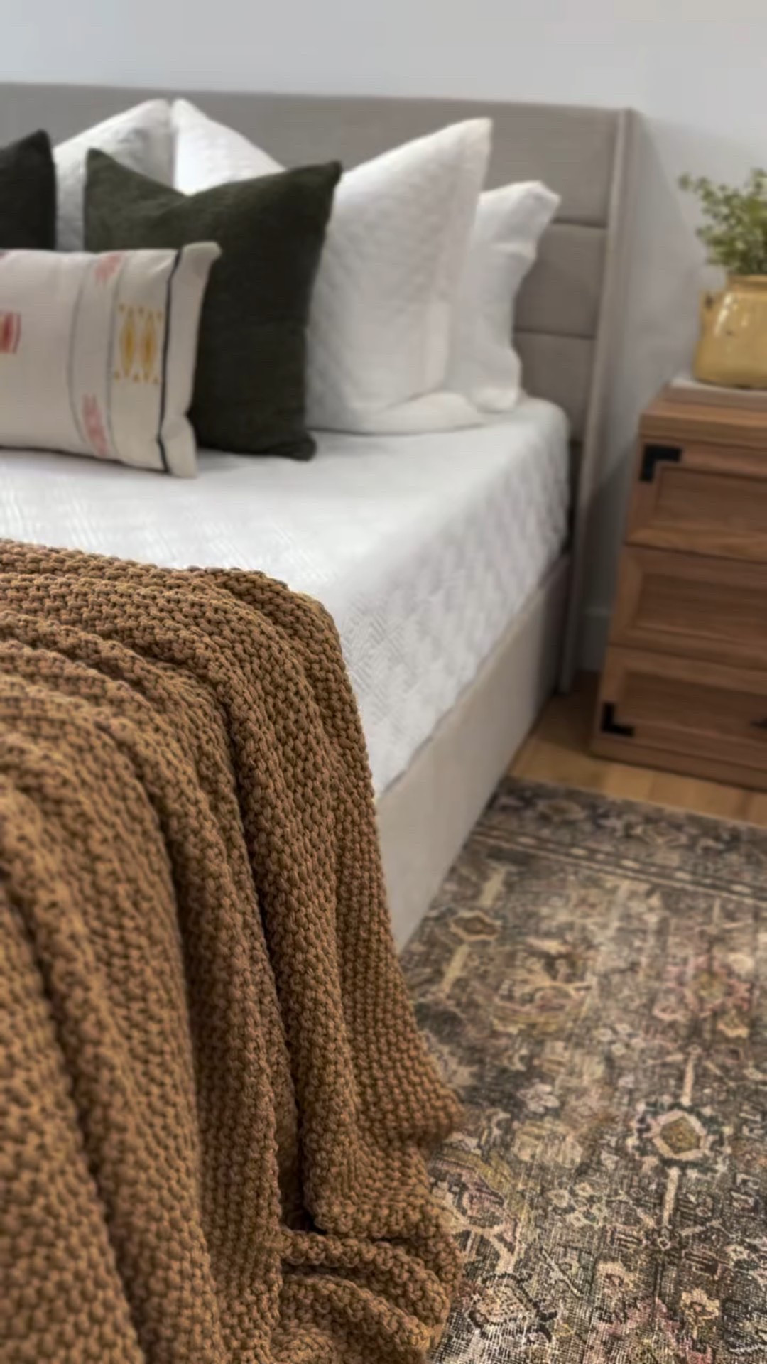 Fall mode officially ON 🤎

I added a few cozy textures and refreshed our nightstands with simple styling — it’s amazing how small changes can make the whole room feel new again.

Who else is doing a little fall refresh around the house?🍂

🔗Comment NIGHTSTAND or FALL and I’ll send you the links to shop!
.
.
.
#FallDecor #BedroomRefresh #CozyHomeVibes #NightstandStyling #NeutralHome #ModernCozy #FallHomeDecor #BedroomInspo #CozySeason #HomeDetails #HomeDecorLover #ModernBedroom #FallTouch #HomeDesignInspo #InteriorStyle