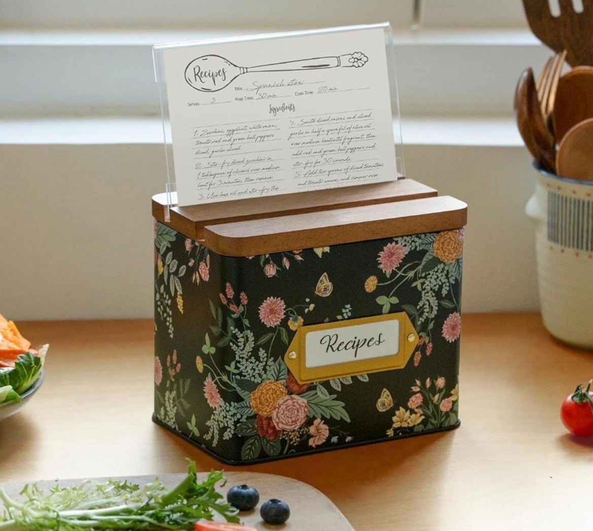 Do you ever feel like your online recipes are in a black hole? I pin so many recipes and then forget about them, can’t find what I’m looking for, or get frustrated with all the pop up adds! So I’m trying something new! I’m going old school. I just ordered this pretty recipe box that comes with the recipe cards. I will copy down a recipe I find online after I’ve made it and I know I like it, and add it to this little box. Hopefully, it will be easier for me to find recipes that I’ve enjoyed!

Once I have it I will make a video to show you guys what it looks like in person. 


recipe box, kitchen, organization, cooking, gift idea, kitchen, gift idea, housewarming idea￼￼
