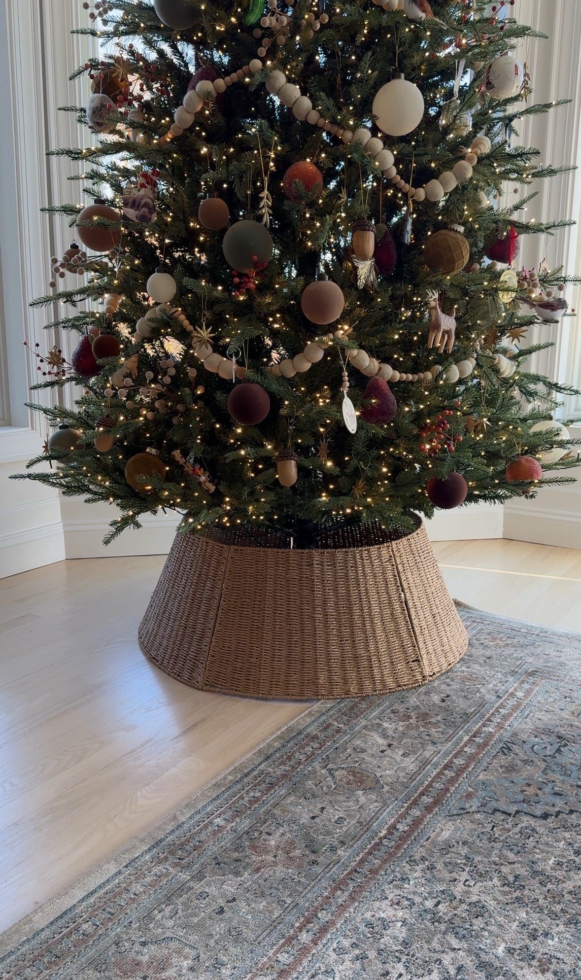 Our oversized tree collar is a must have this season! 


#LTKHome #LTKSeasonal #LTKHoliday