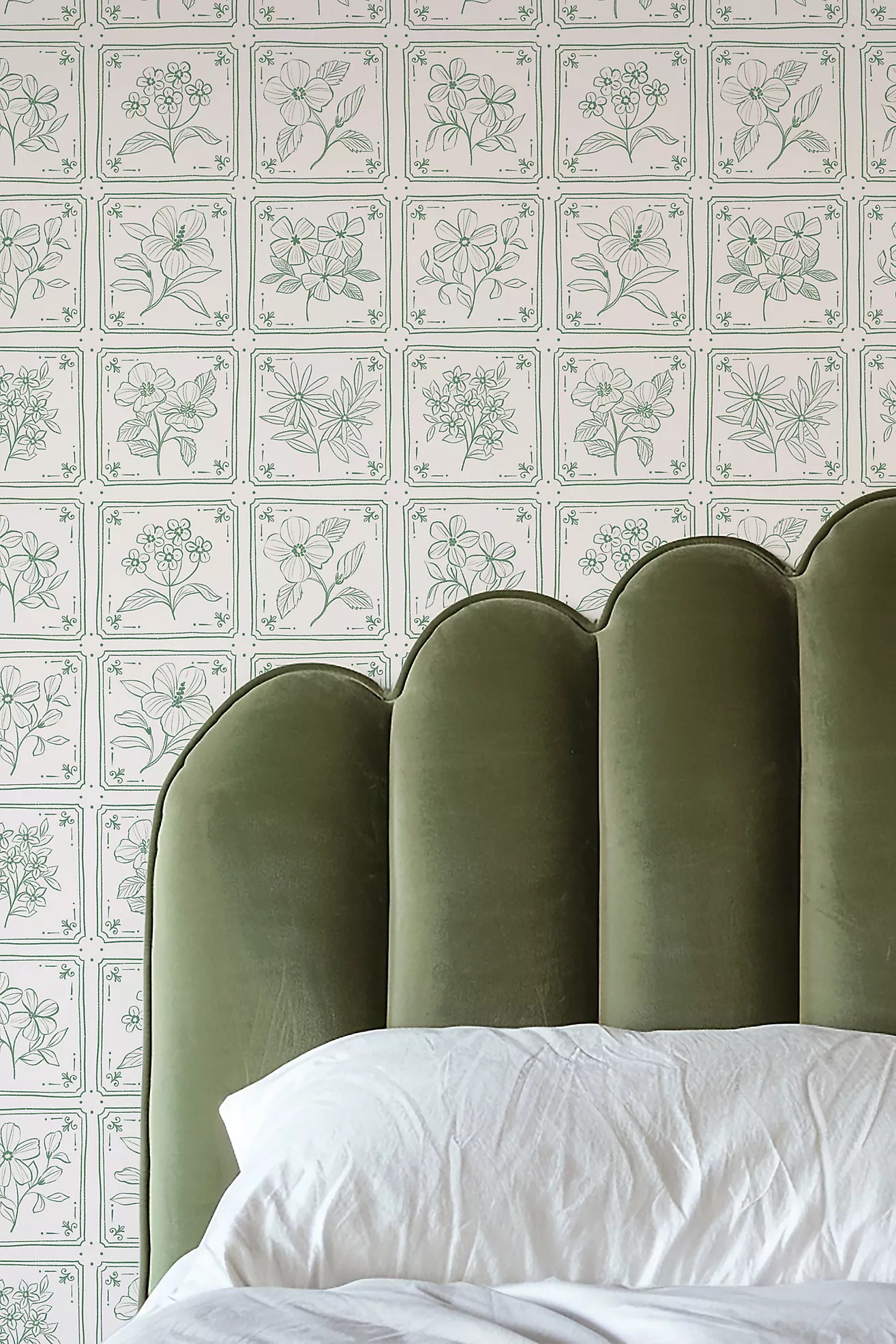 Ayara Floria Tile Vintage Floral Wallpaper | Anthropologie (US)