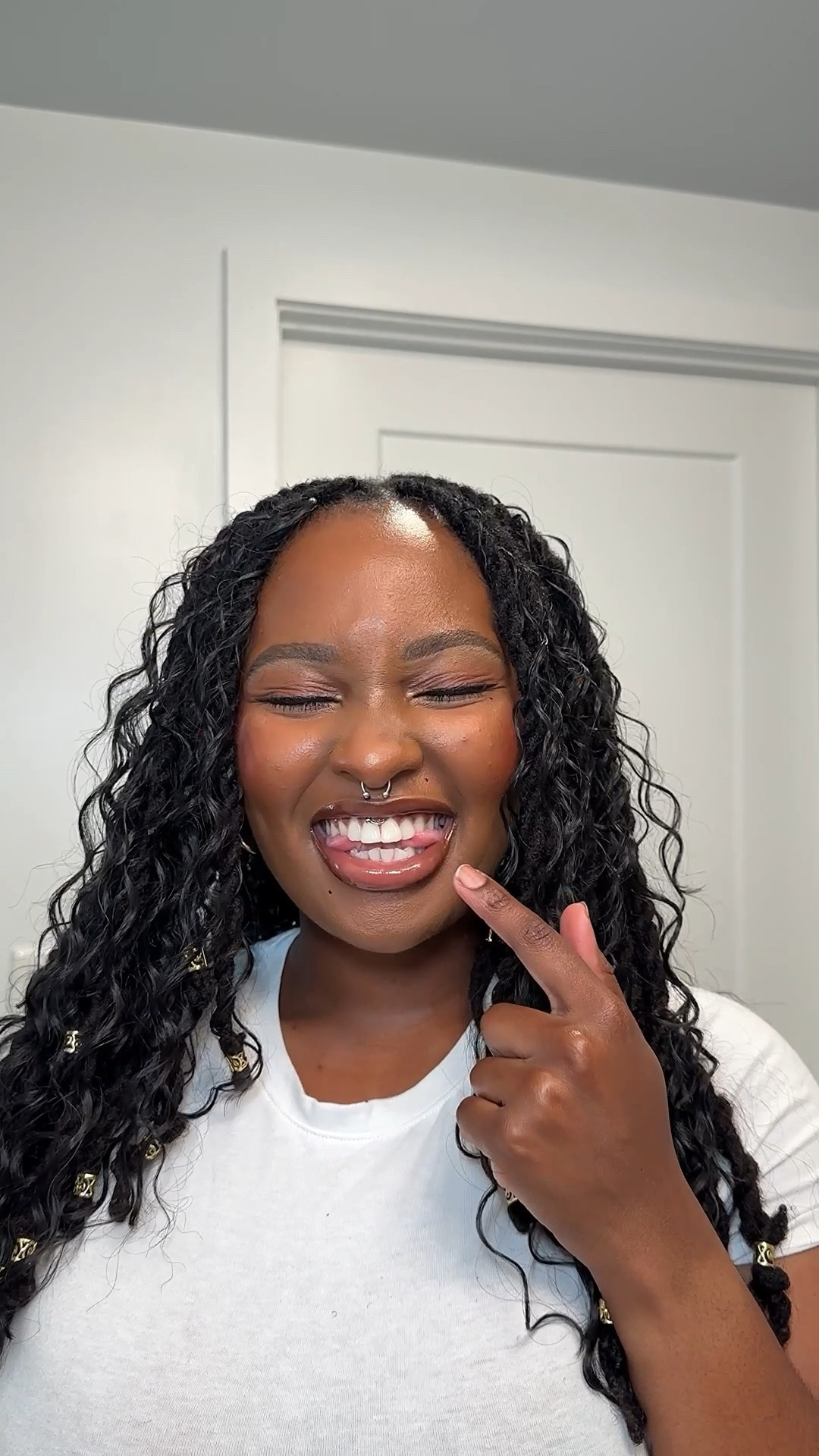 Hair and lip inspo - new hairstyle unlocked and some simple gold jewelry to enhance it. 

Went with a nude lip using my current lip obsessions 