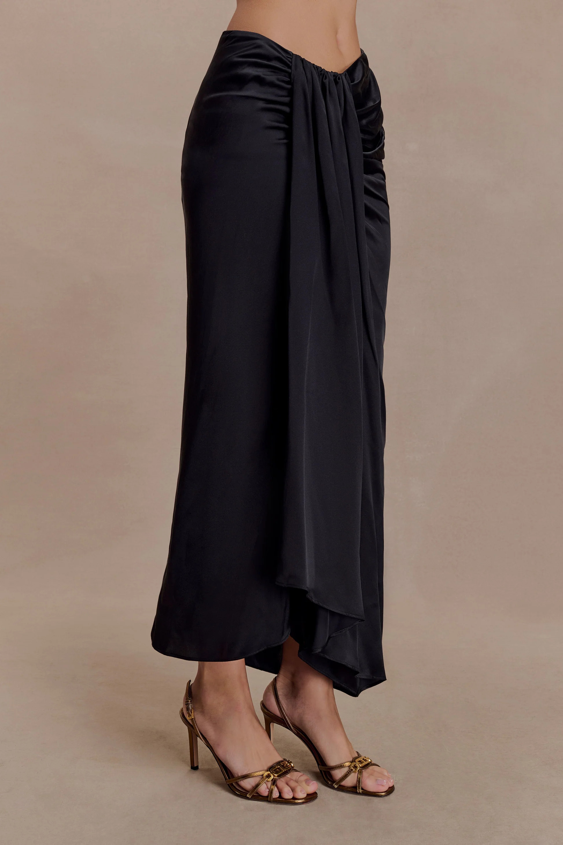 Zendaya Silk Midi Skirt - Black | MESHKI US