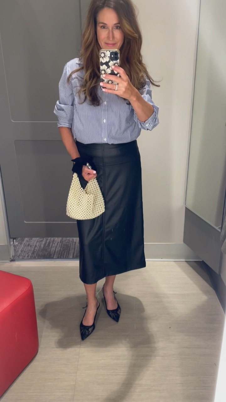 ✨Target Tuesday✨
Today I’m sharing a business casual look that works for a work event or a date night. 💼🍷 But let’s talk about this cute handbag – pearls and a velvet bow- a go to for the holidays to dress up any outfit! 

❗️The bag is linked now! 😉

#targetstyle #targetfashion #styleover50 #targetfinds #fashionover40 #businesscasual #midlifestyle #fauxleatherskirt #midiskirt

#LTKStyleTip #LTKOver40 #LTKBeauty