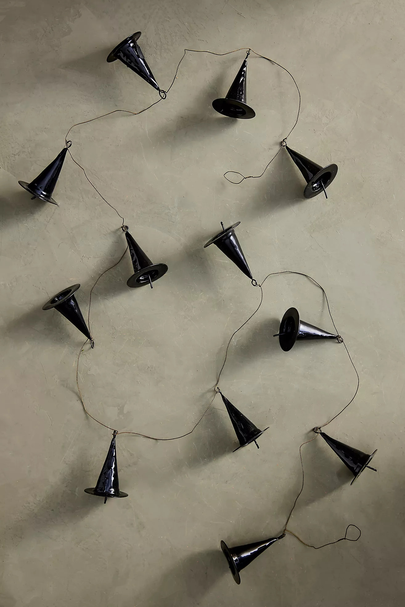 Witch Hat Bells Garland | Terrain
