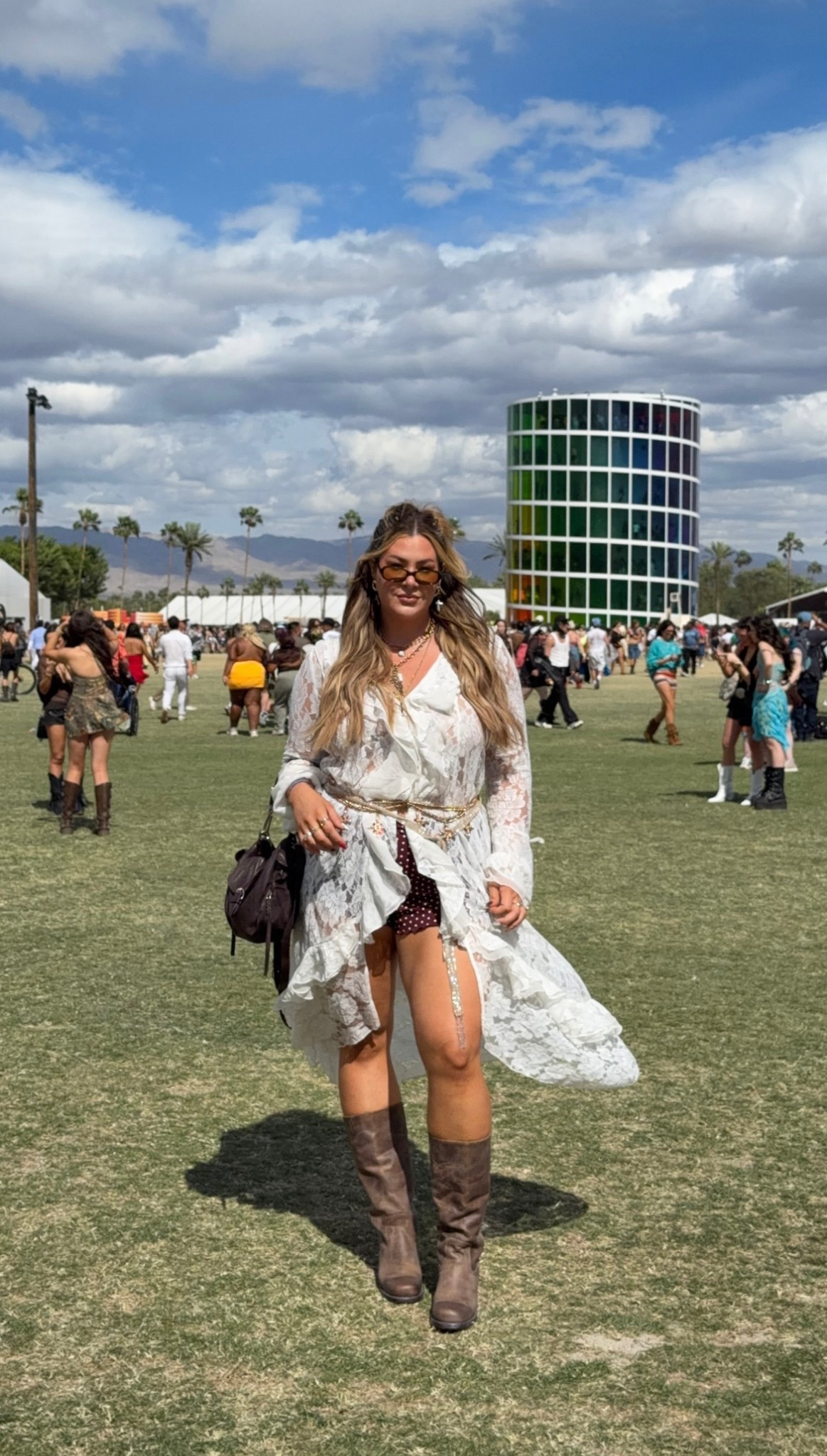 My coachella day 3 outfit!! ✨

#LTKFestival #LTKMidsize #LTKootd