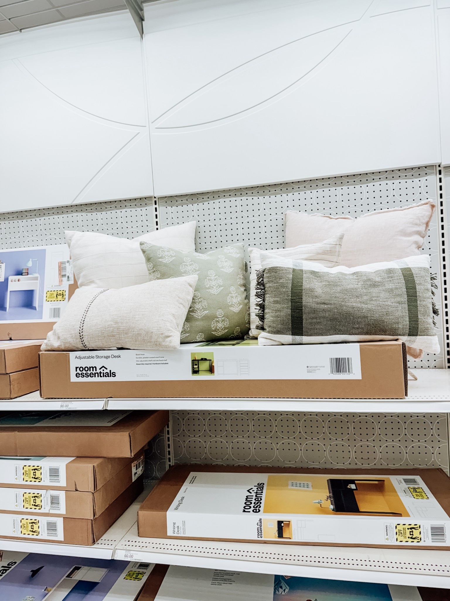 Neutral throw pillows 