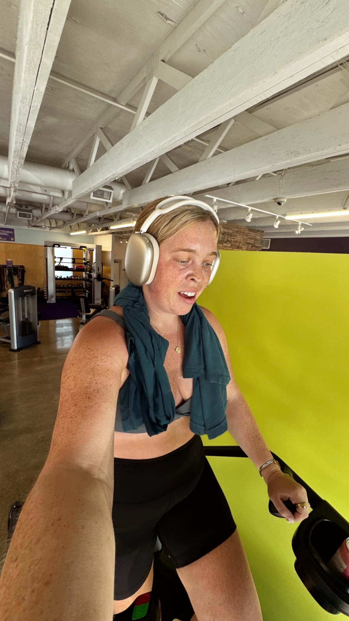 Midsize Gym Outfit of the Day 💚💪🏻 Wearing an XL bra 

Size 12 | Large | 5’4"

#LTKFindsUnder50 #LTKMidsize #LTKActive