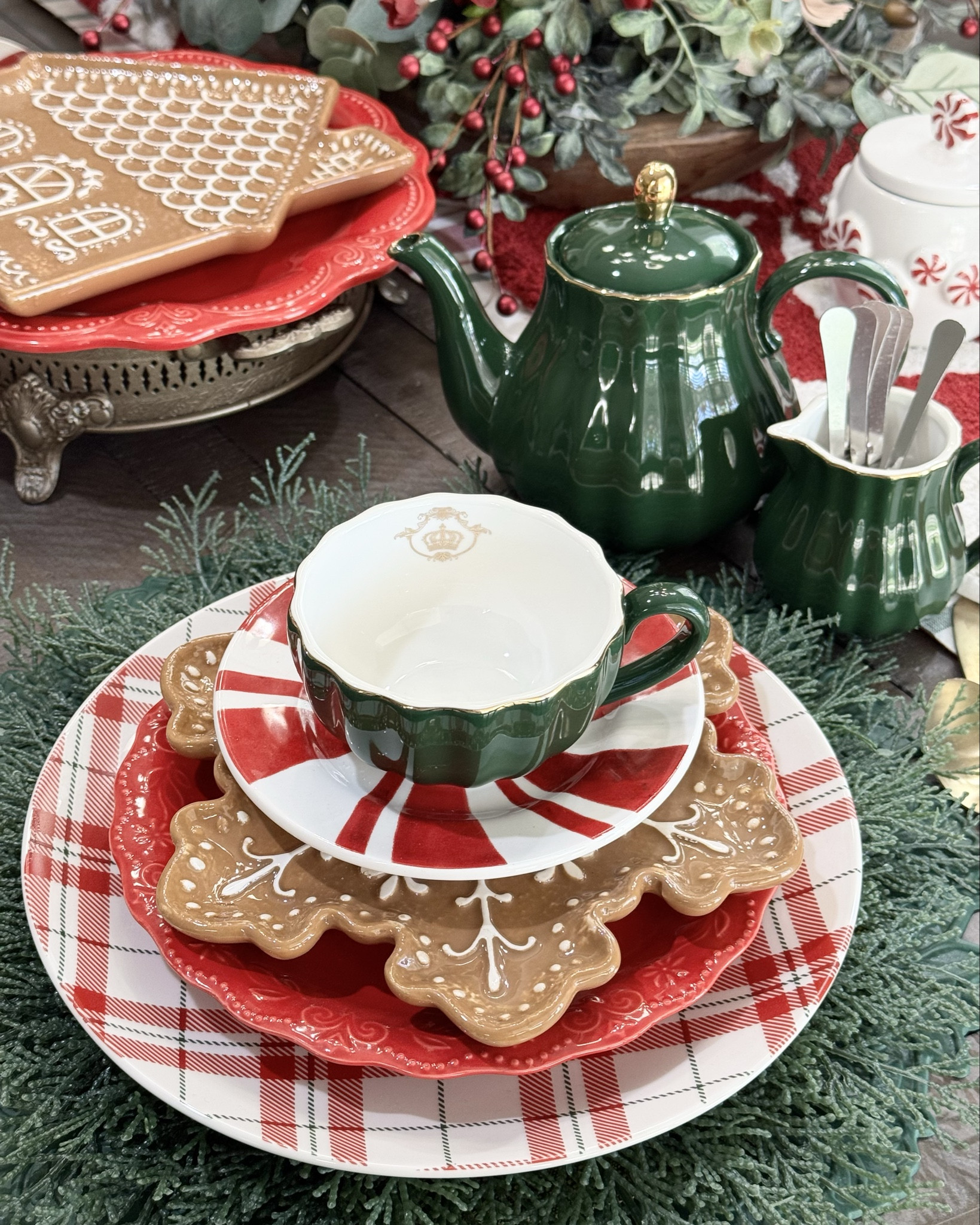 Christmas In July Tablescape Inspiration 2025 🎅🏼🎄

#LTKSeasonal #LTKHome