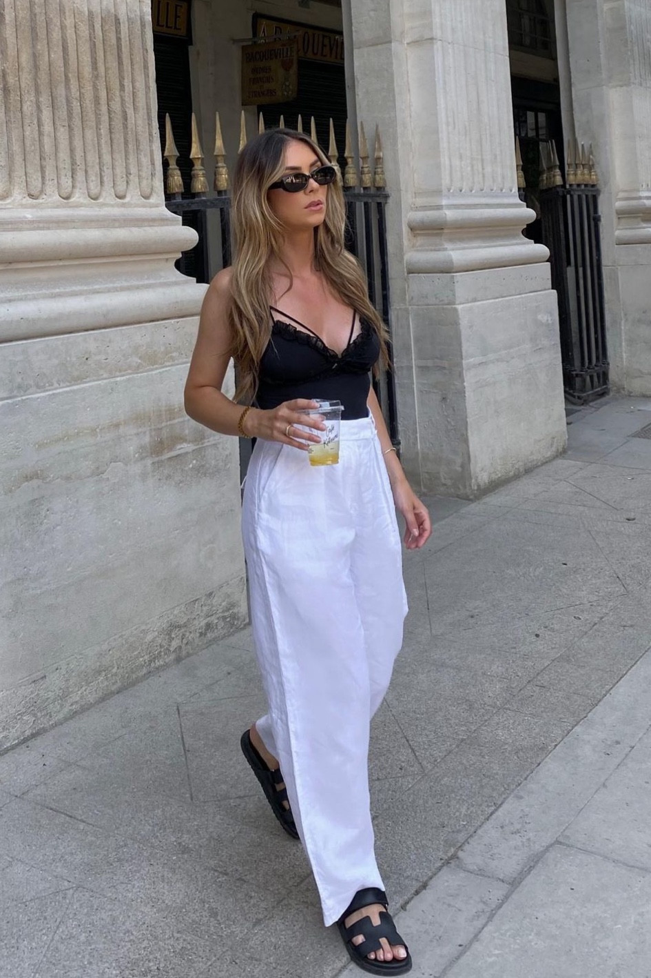 OOTD

Look du jour classique, pantalon en lin blanc, pantalon large en lin, débardeur noir detail dentelle, sandales Hermès Chypre

#LTKeurope #LTKstyletip #LTKSeasonal