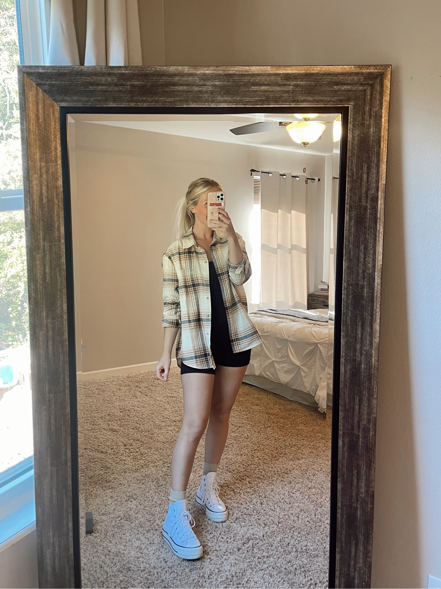 Flannel season 🫶🏻🍂🤎🧦 Sized up in the body suit. I’m normally a small and got a M and it fits perfectly. 