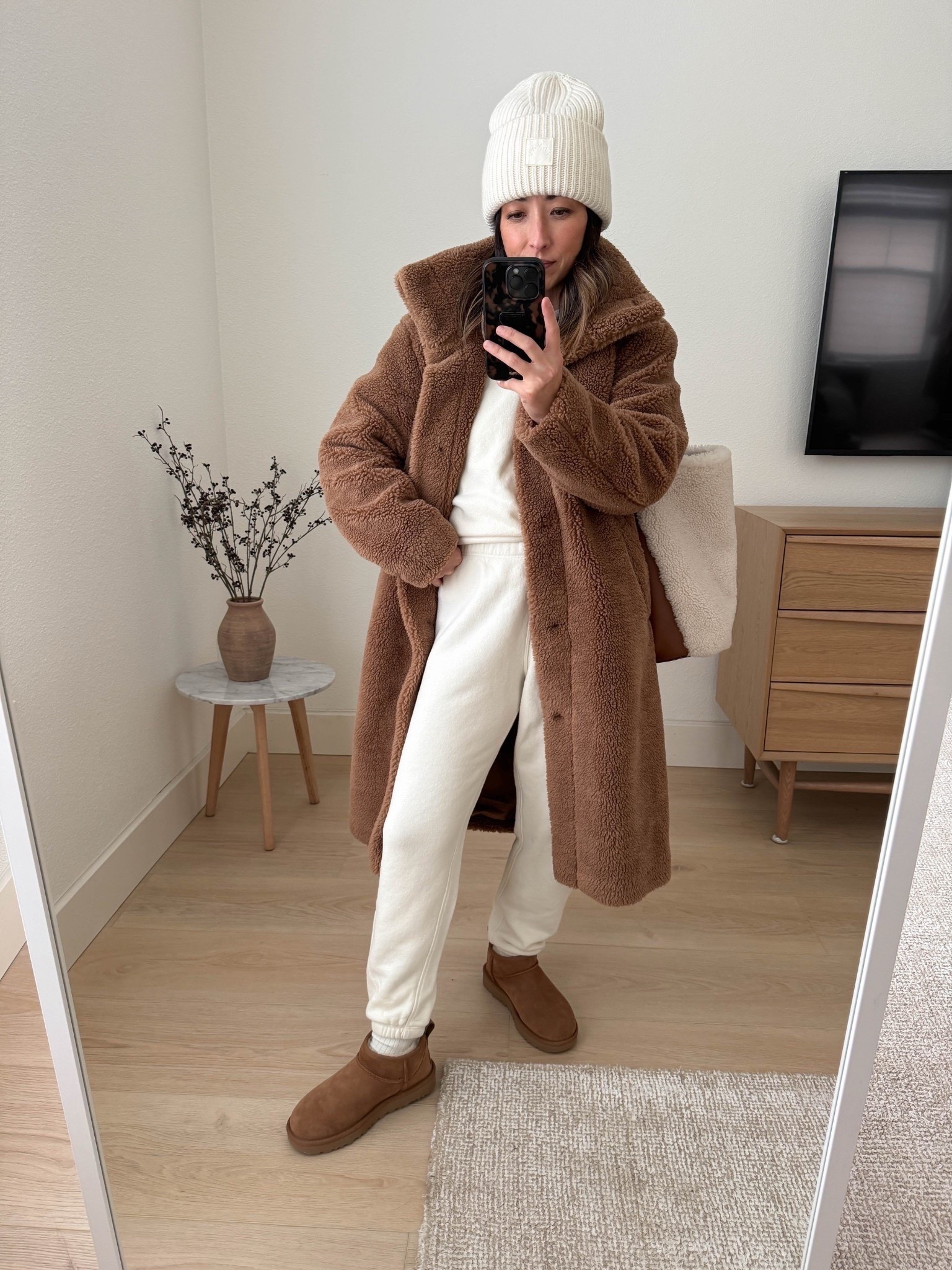 These Jenni Kayne sweat sets have been a winter wardrobe staple of mine for 4+ years. Elevated and petite-friendly sweats to leave the house in. Pricey, but quality is amazing.

Gap teddy coat petite xs (old)
Jenni Kayne sweatshirt small  Color: Cream
Jenni Kayne sweatpants xs Color: Cream
Varley beanie
Ugg mini 5
J.Crew sherpa bucket bag (old)

Petite style, athleisure, winter outfits, winter style 



#LTKPetite #LTKSeasonal #LTKootd