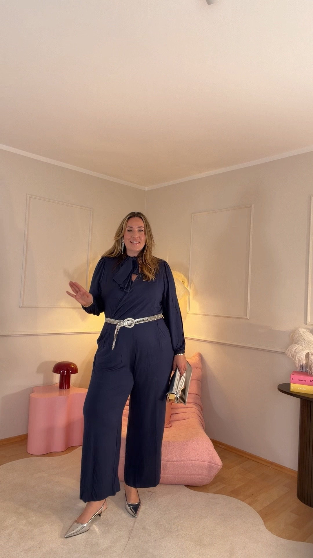 Wurde dir auch immer gesagt, Jumpsuits darf man nicht tragen wenn man dick ist? Ich liebe dieses Kleidungsstück sehr und zeige direkt wie man ihn stylen kann. 

#LTKfestive #LTKdeutschland #LTKplussize
