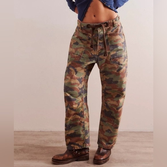 MOXIE PRINTED LOW SLUNG BARREL JEANS green multi combo | Poshmark