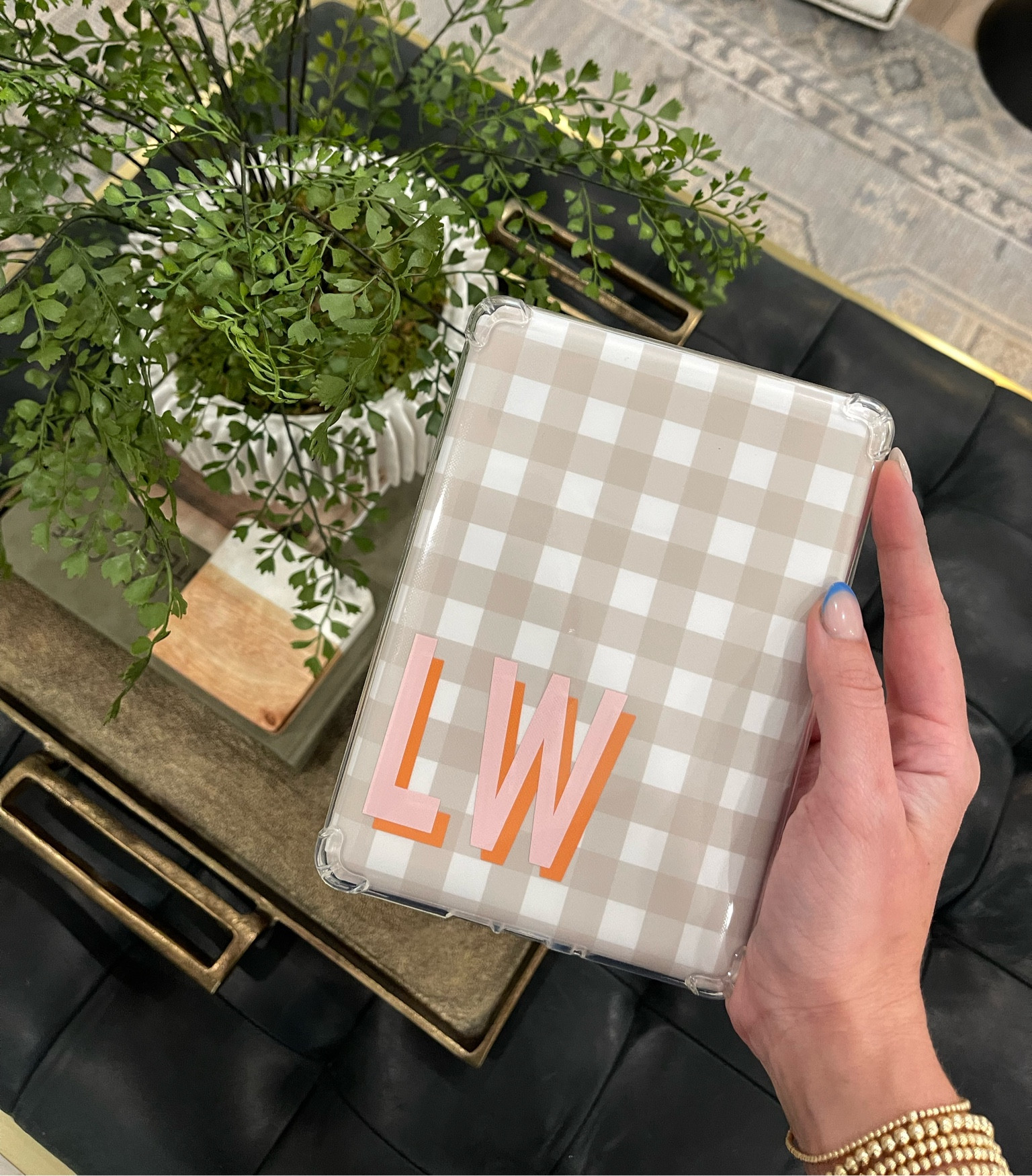 Officially a kindle girlie now! I ordered the gingham kindle skin in the cream color. For the initials, I did 2.5” and the powder pink & coral! #kindle #kindlecase 