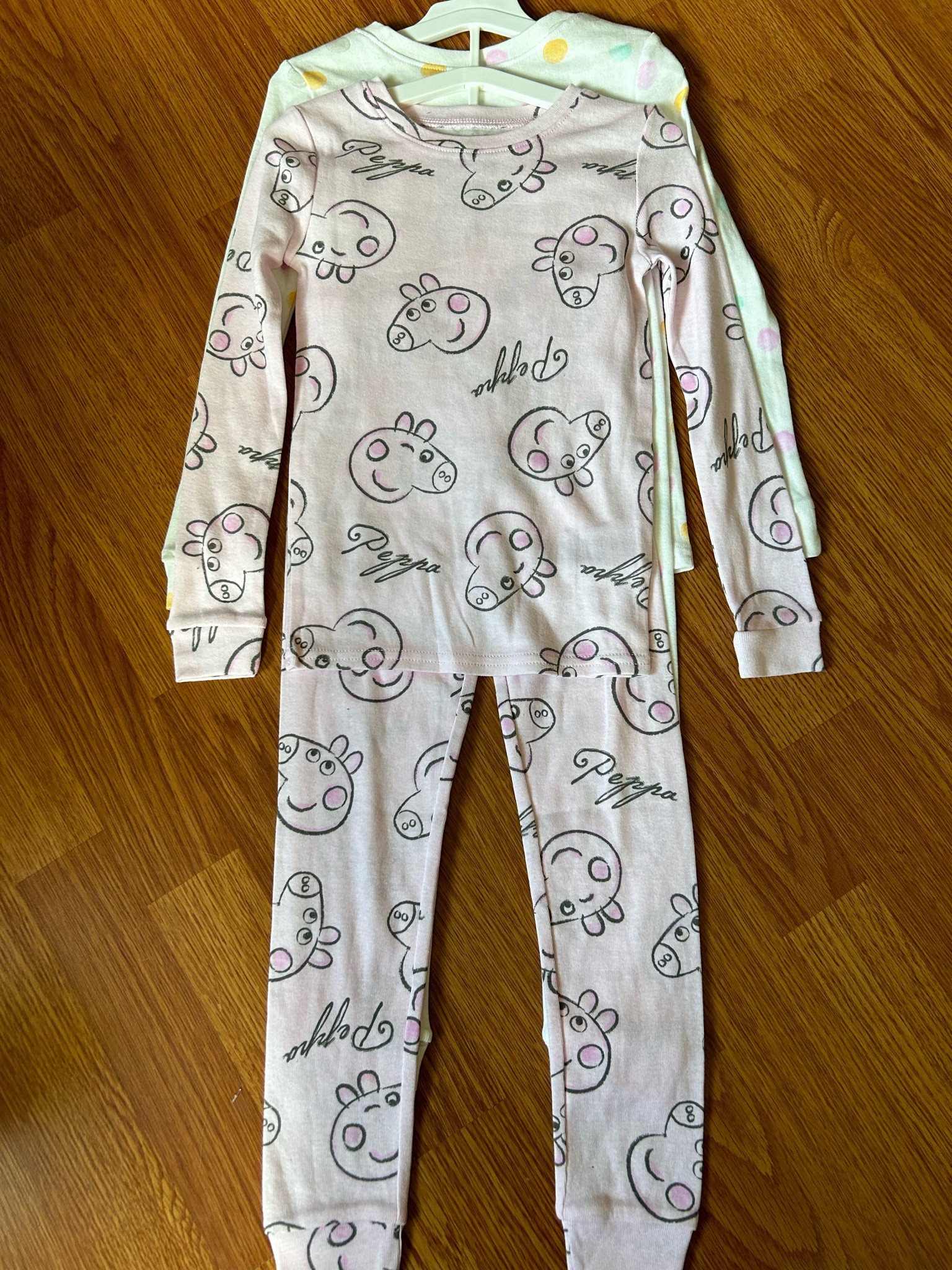 Peppa Pig 
PJ sets (2)
Size 5T


#LTKunder50 #LTKFind #LTKkids