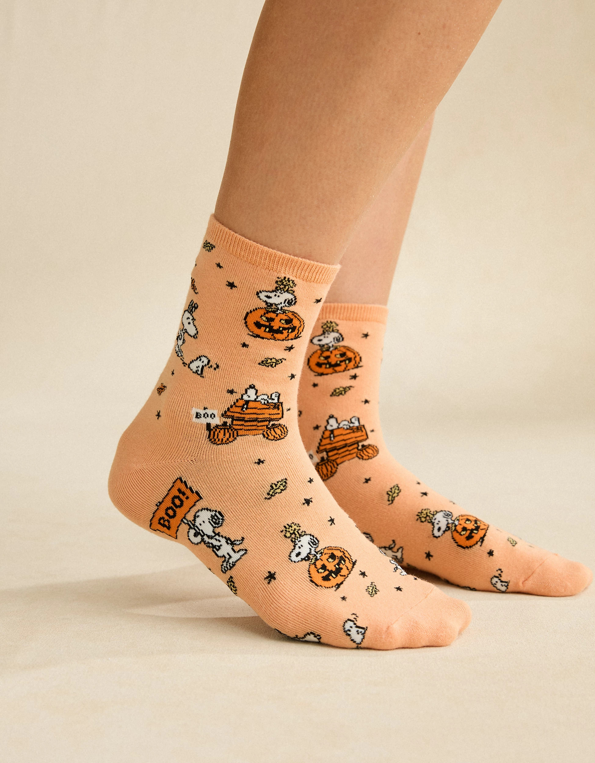 AE Snoopy Cropped Crew Socks | American Eagle Outfitters (US & CA)