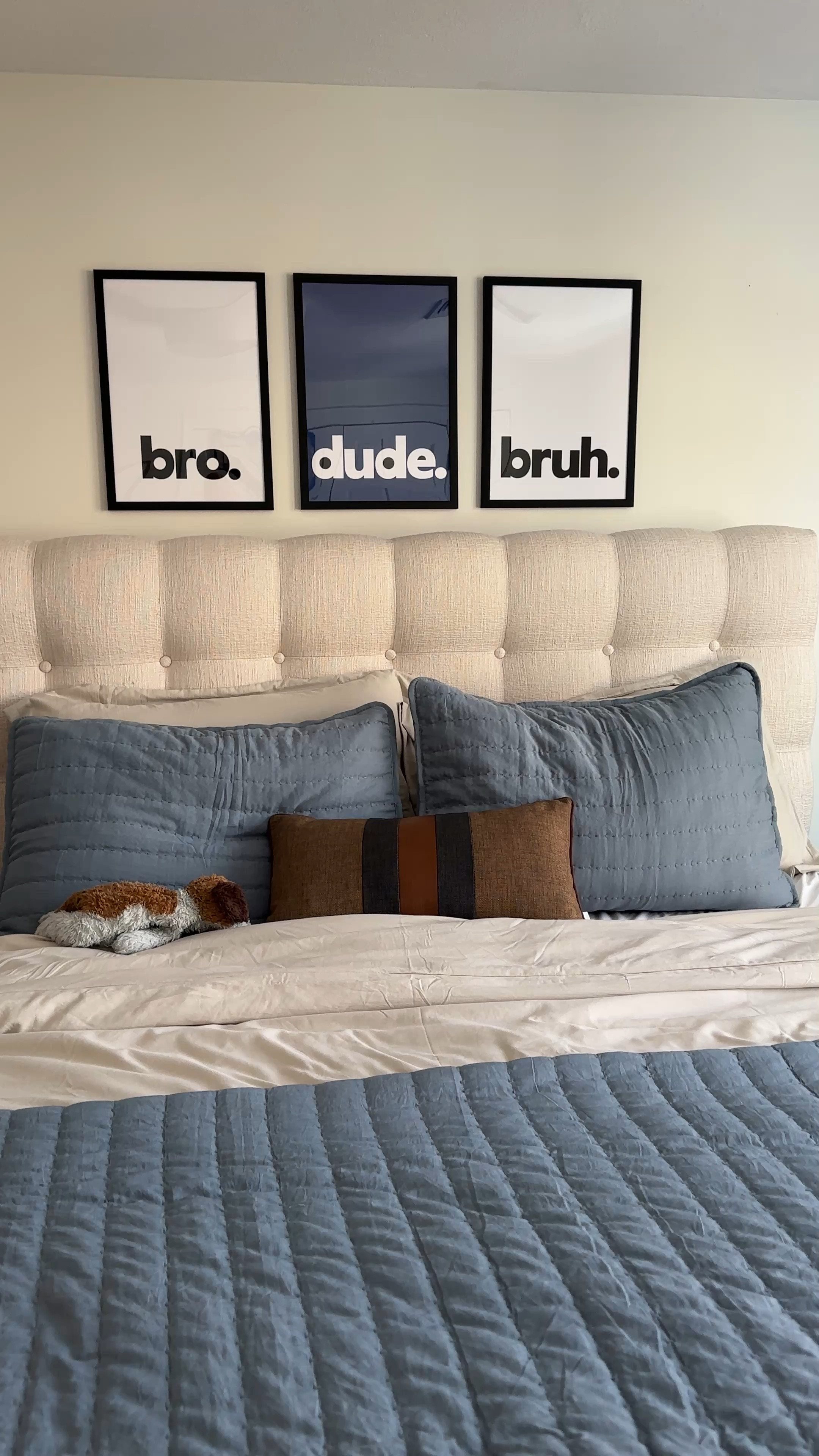 Tween boy bedroom design with prints over the bed and navy bedding:

#LTKKids #LTKHome