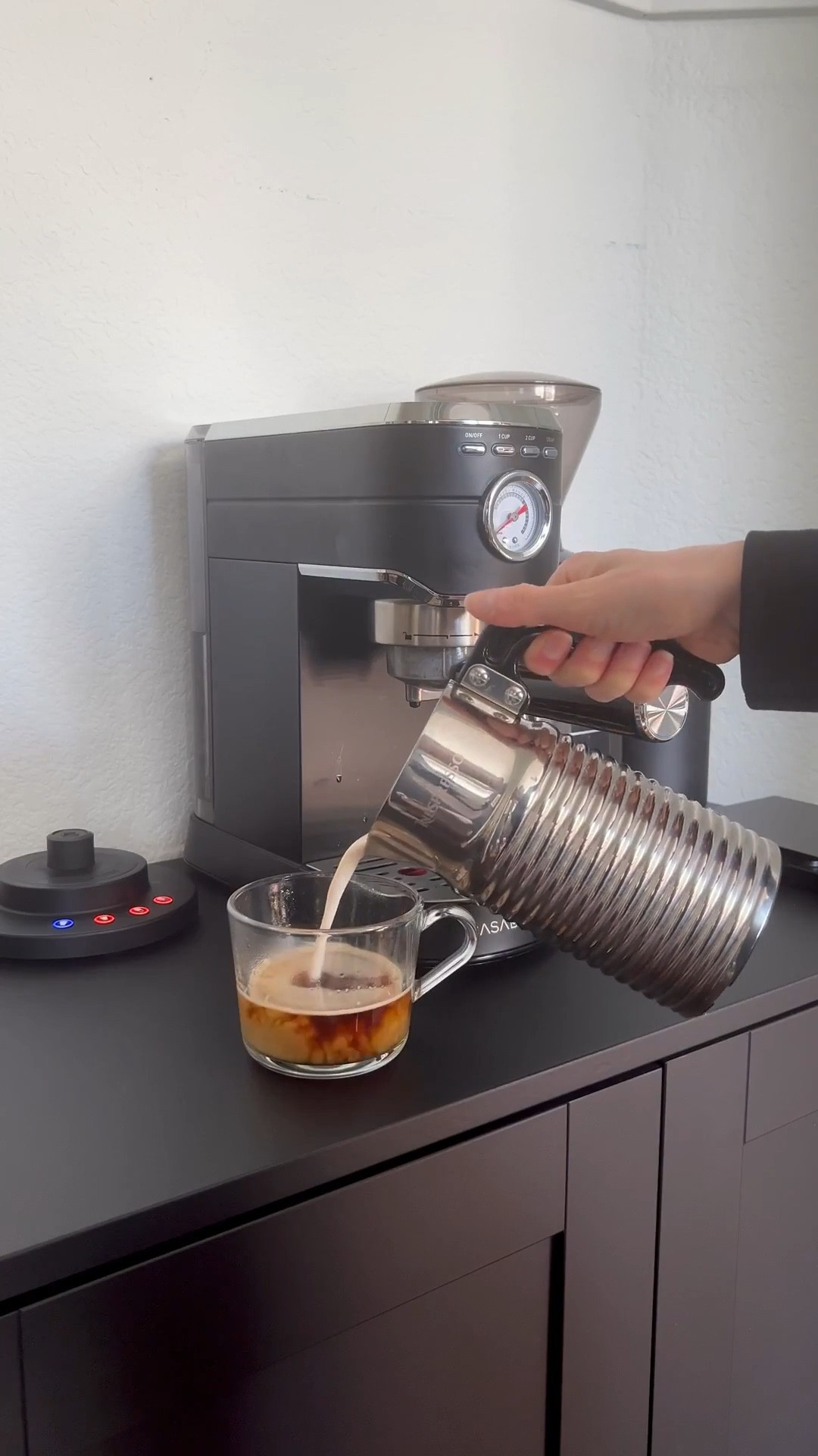 This your sign to buy more coffee beans. Daylight savings is Sunday and we’re not taking any chances over here. ☕️

Sharing the coffee setup I use daily. 

#everydayedit #coffeesetup #latte #daylightsavings

#LTKmorningroutine #LTKHome #LTKdayinmylife