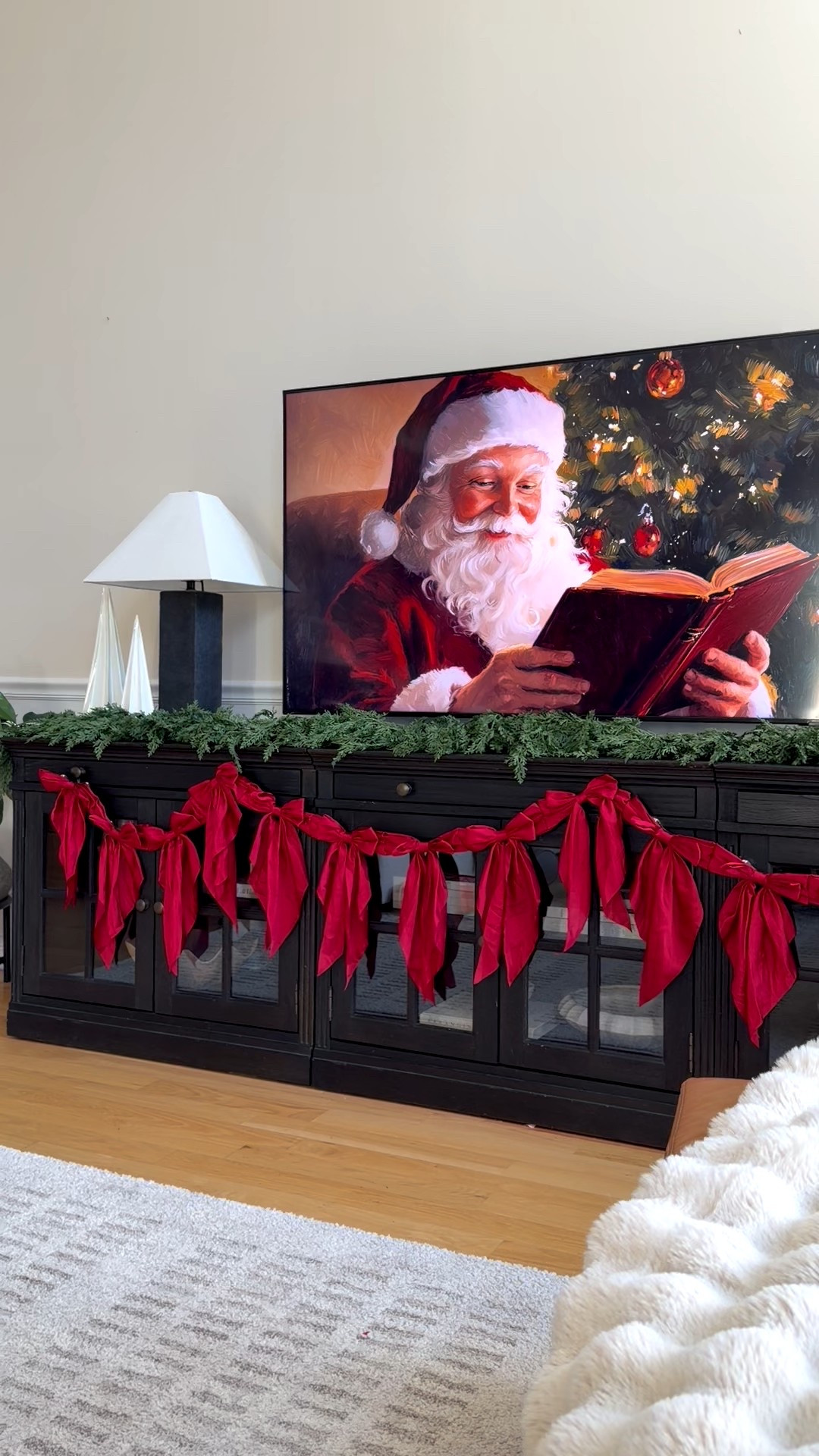 DIY bow garland for the holidays! 

#LTKSeasonal #LTKHome #LTKHoliday