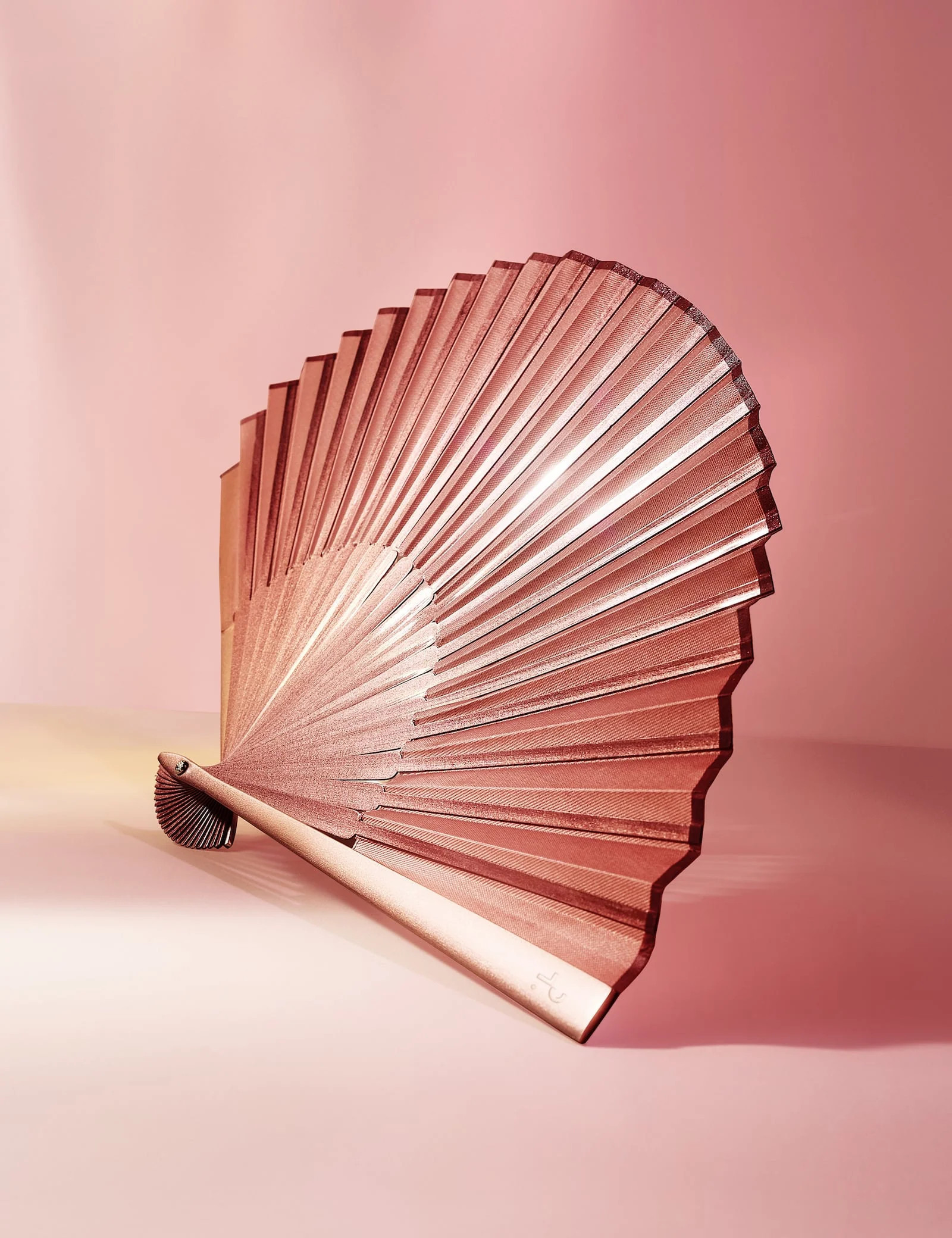 Major Glow™ Setting Fan | Patrick Ta Beauty