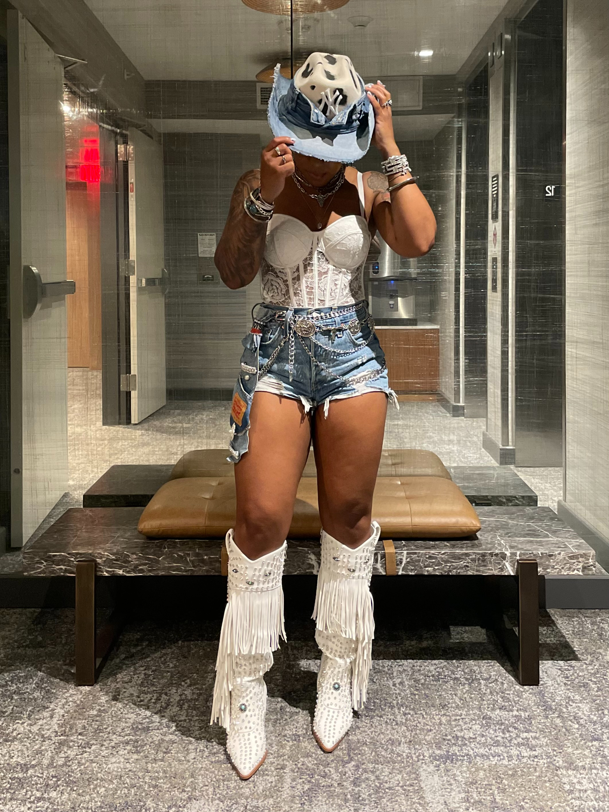 #CowboyCarterTour Fit #Levii Classic  

 