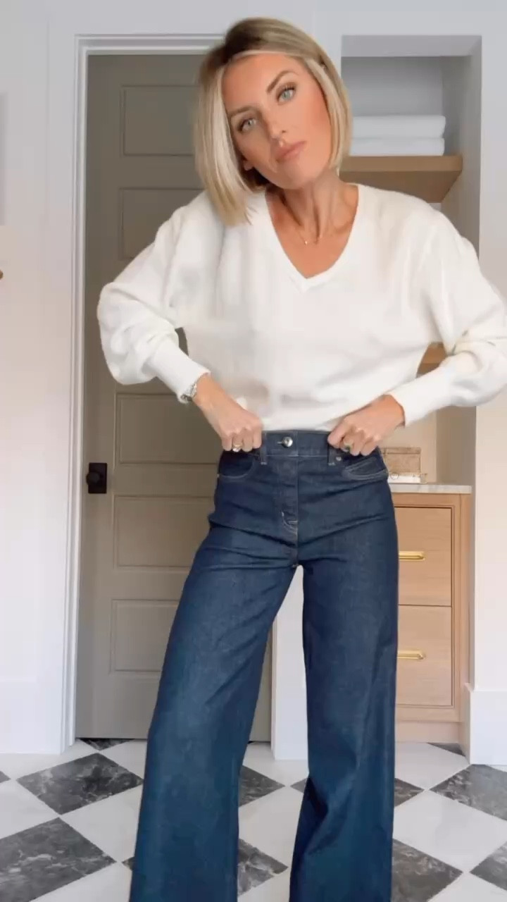 Love this classic winter look! Wearing XS in top/coat & S in jeans!

Loverly Grey, winter outfit, wide leg jeans, sweater, wool coat, winter coat 

#LTKSeasonal #LTKStyleTip