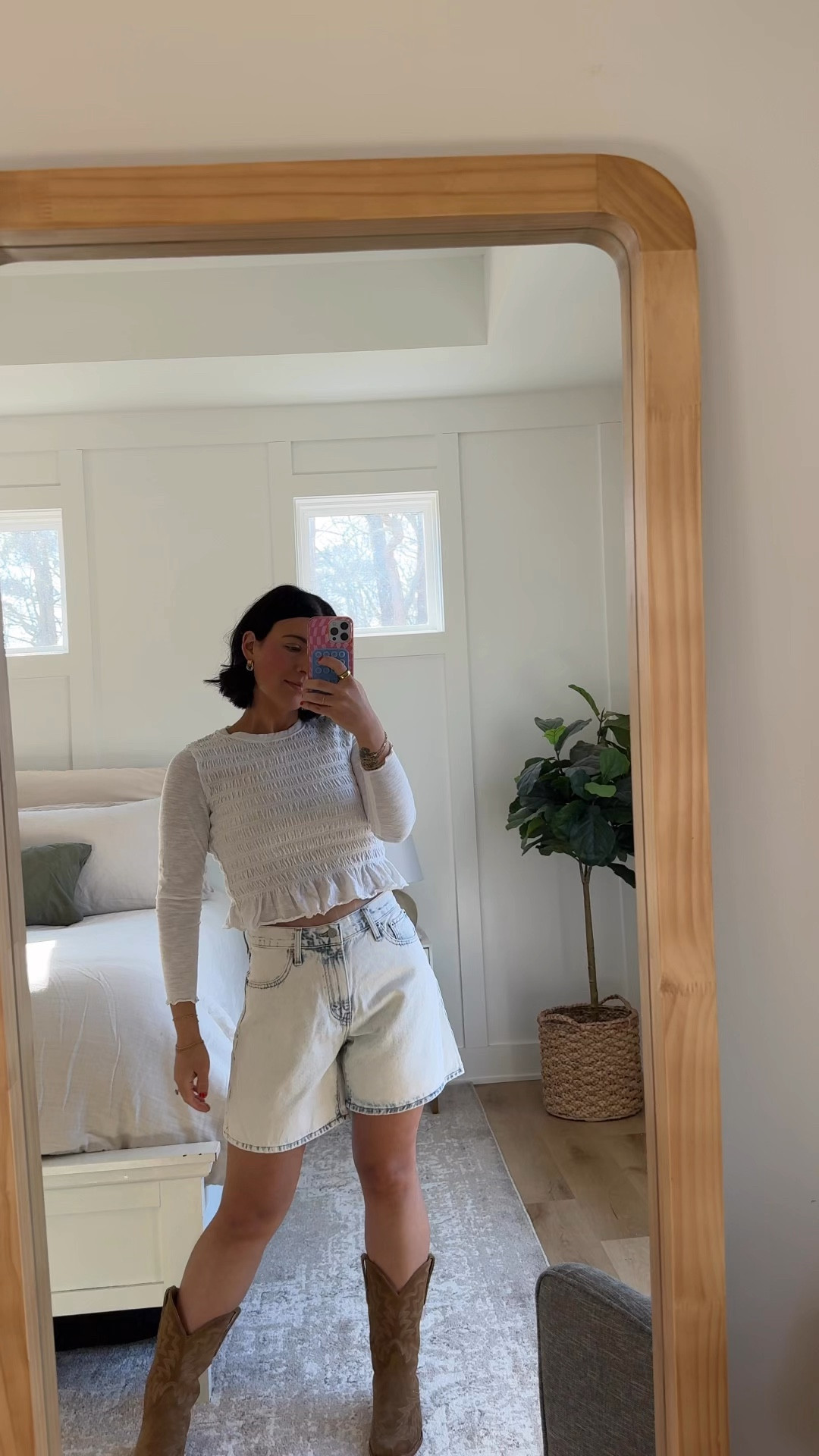 casual spring outfit 

top : medium
shorts : 28

#LTKSeasonal #LTKStyleTip #LTKBeauty