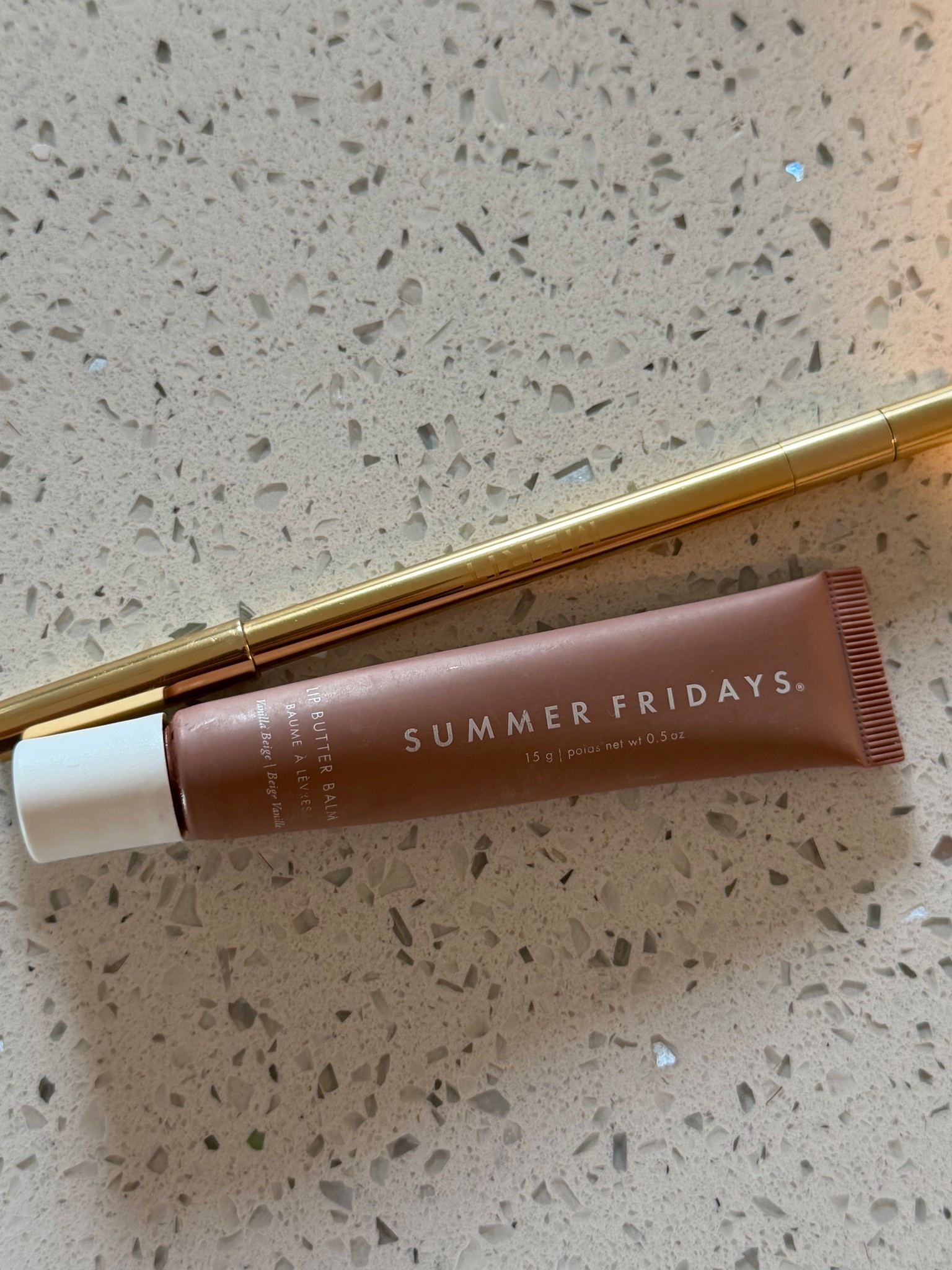 Liner shade Beverly Hills 
Balm shade vanilla beige 