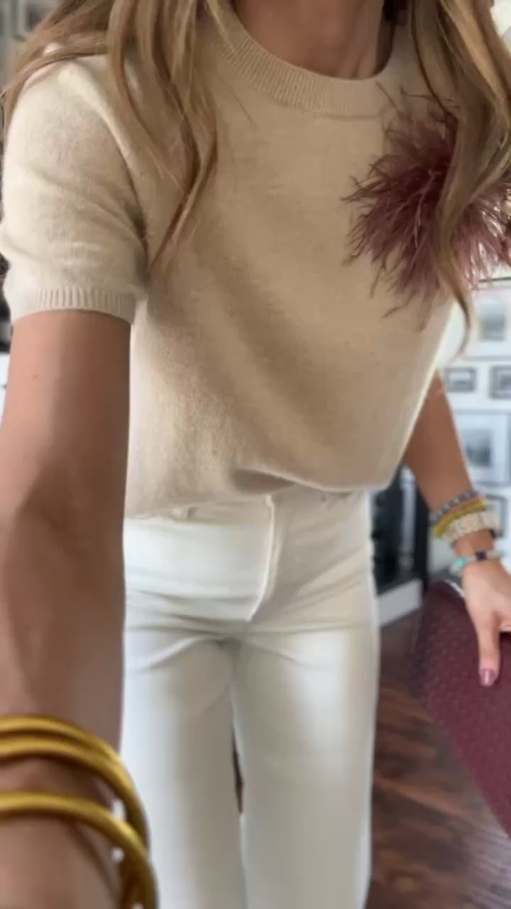 @Target $28 jeans
Size up 1! 
Paired with new cashmere tee from @target! 