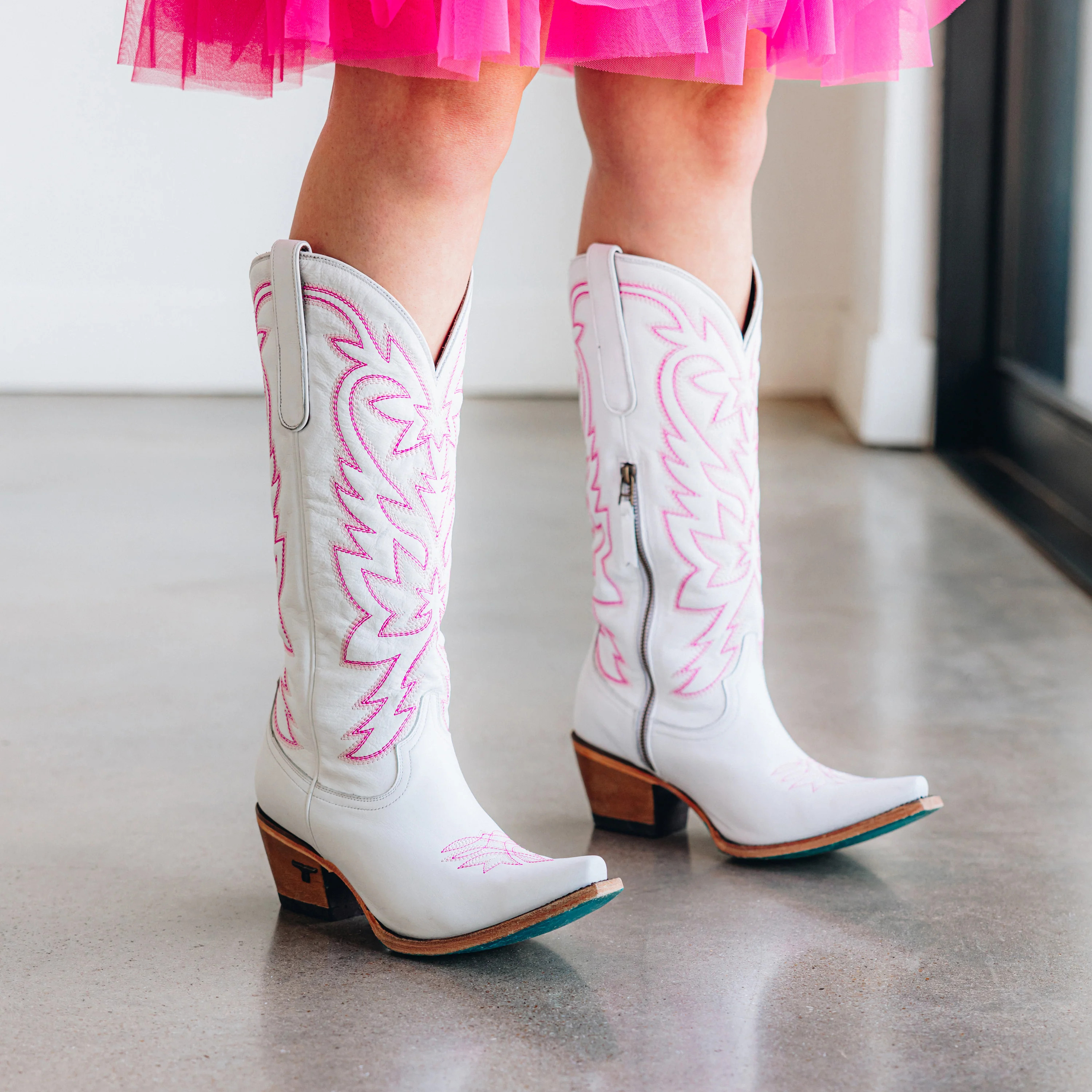Smokeshow - Matte White / Neon Pink | Lane Boots