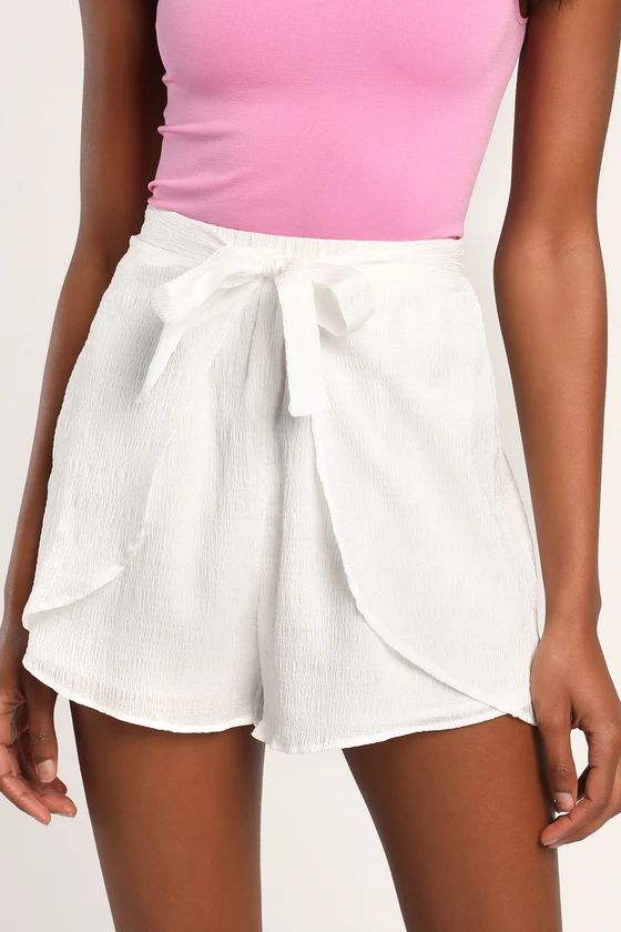 Weekend Pick White Crinkled Tie-Front Shorts | Lulus (US)