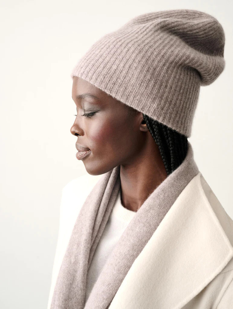cashmere plush rib beanie | White and Warren