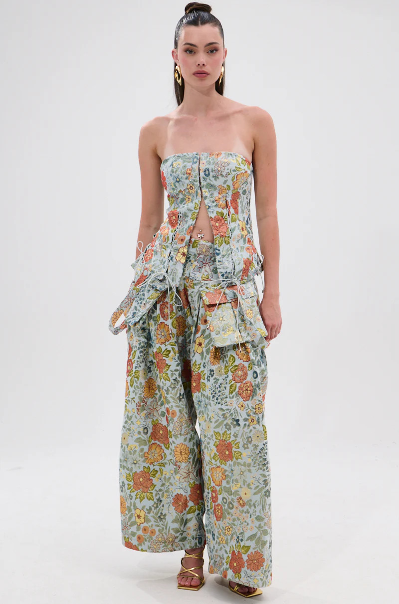 MARTHA FLORAL CARGO PANTS | AKIRA