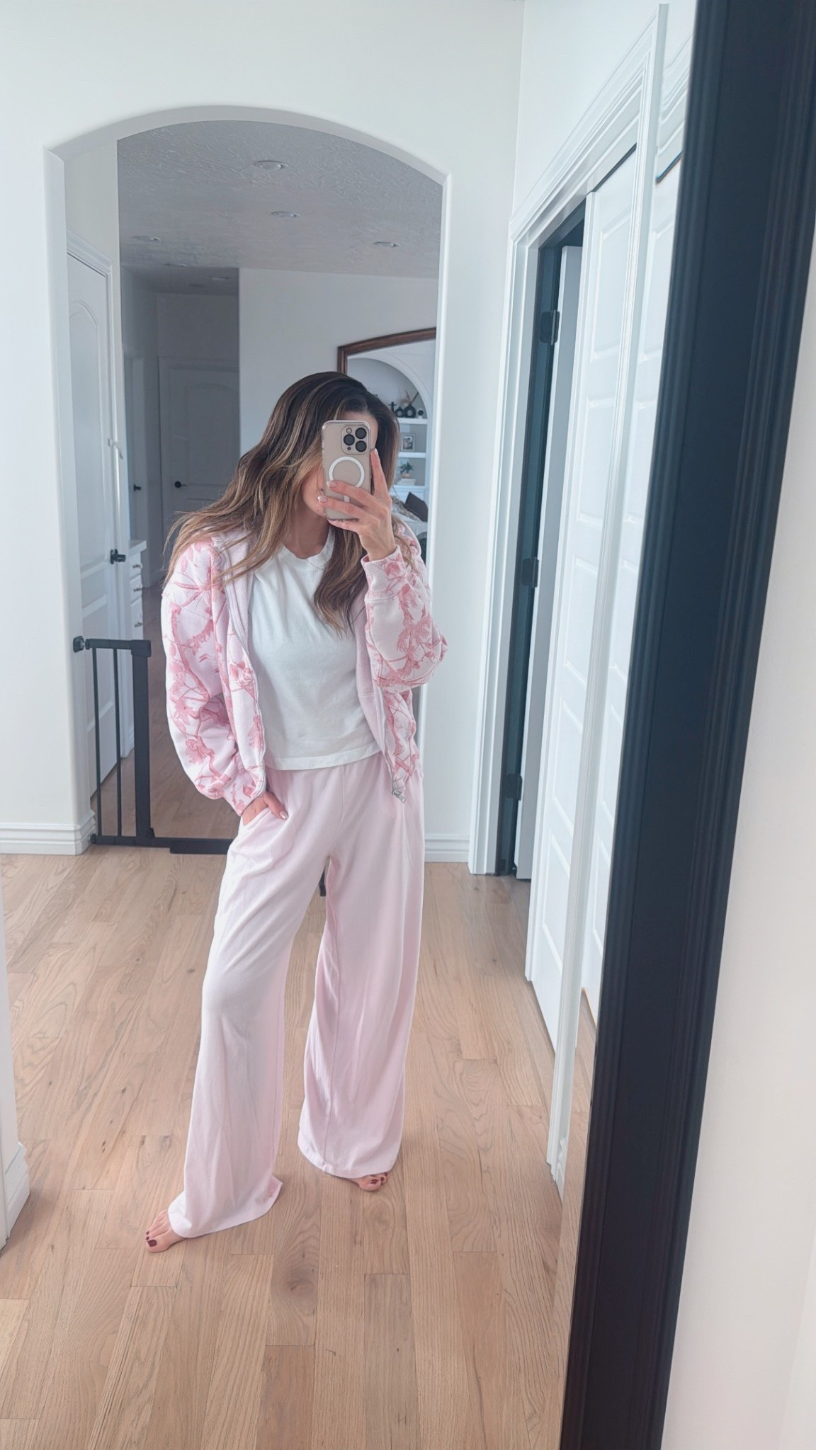 Lazy kinda lounge fit ☁️🩷 #loungewear
#loungeset
#relaxed

Pants are so cozy and soft! 
Jacket is perfect temperature for colder weather to layer over a shirt!

#LTKFindsUnder100 #LTKootd #LTKmomlife