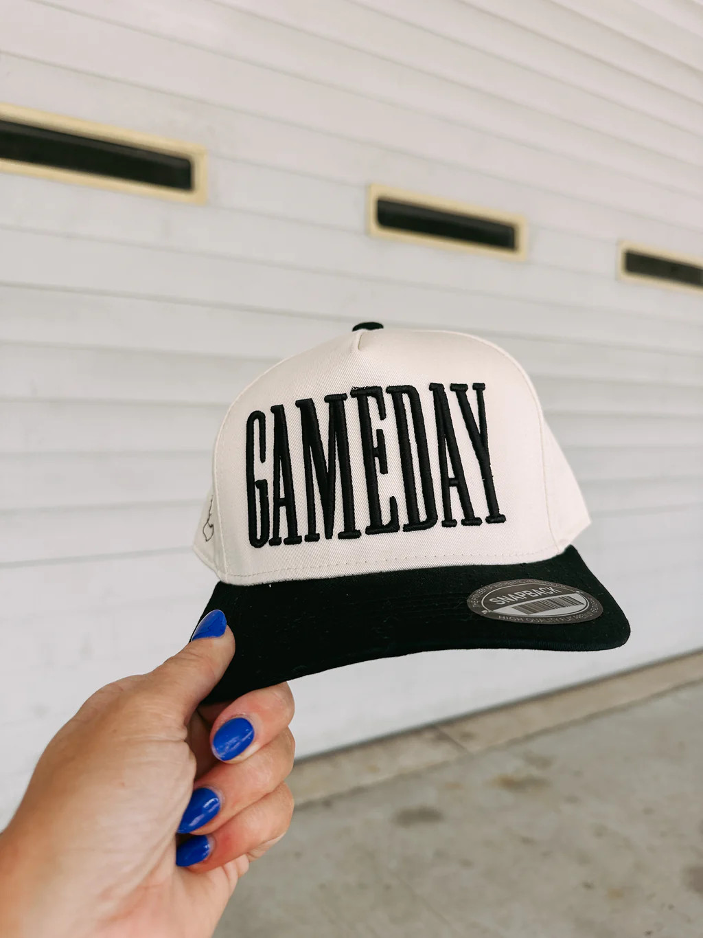 gameday trucker hat - black | Etta & East