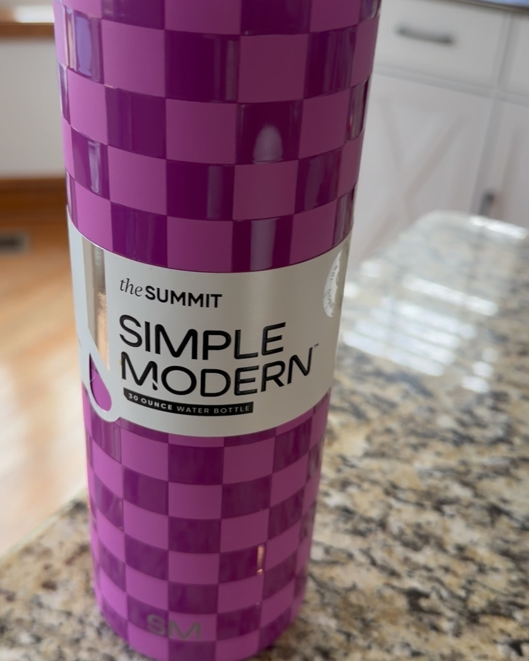 Love this new bottle to help me drink more water! 🩷😍 @shopsimplemodern #simplemodern #water #waterbottles #bottle #pink #summer #ltk #ltkcreator 